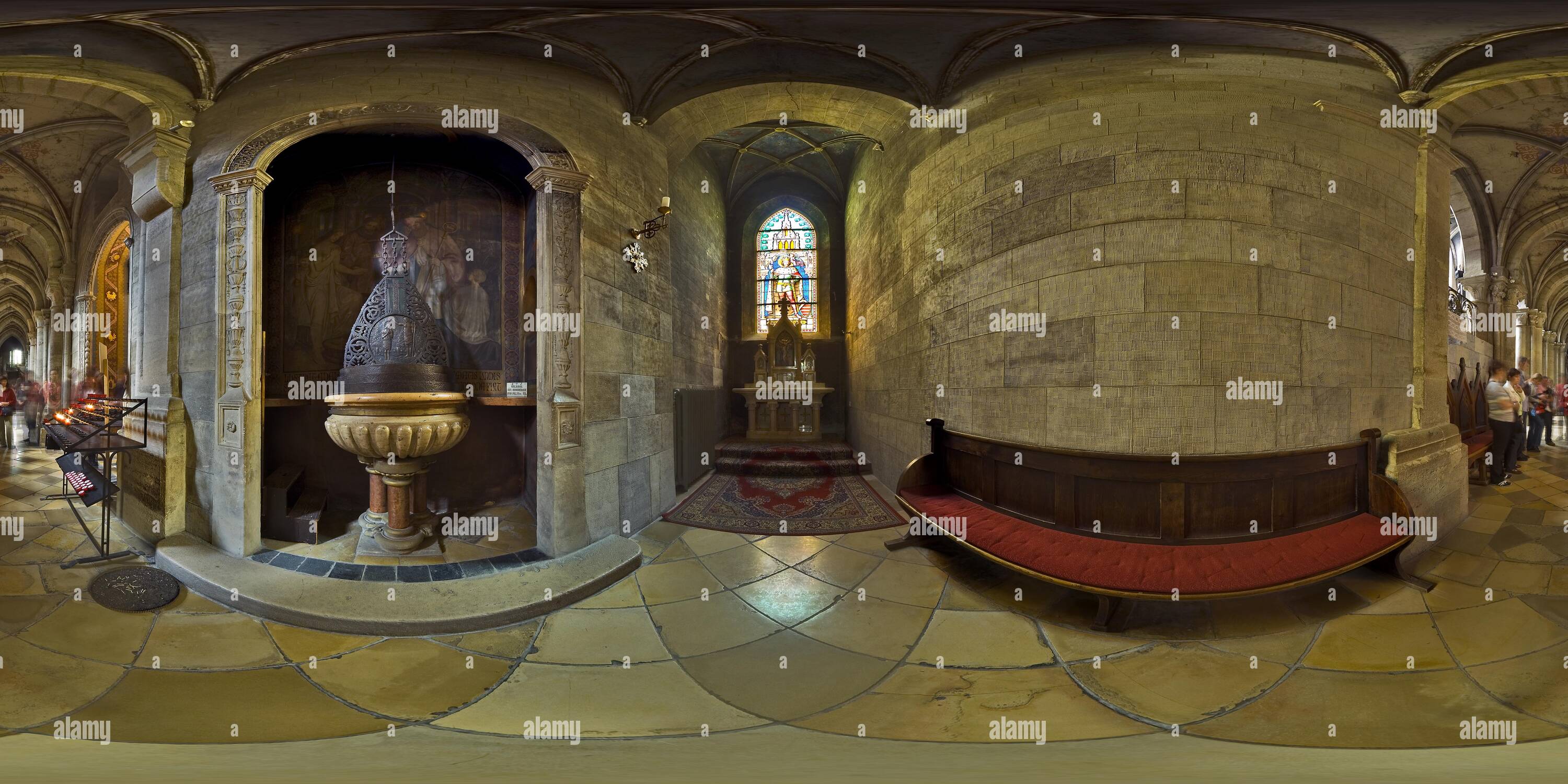 Visualizzazione panoramica a 360 gradi di Arciabbazia di Pannonhalma navata laterale