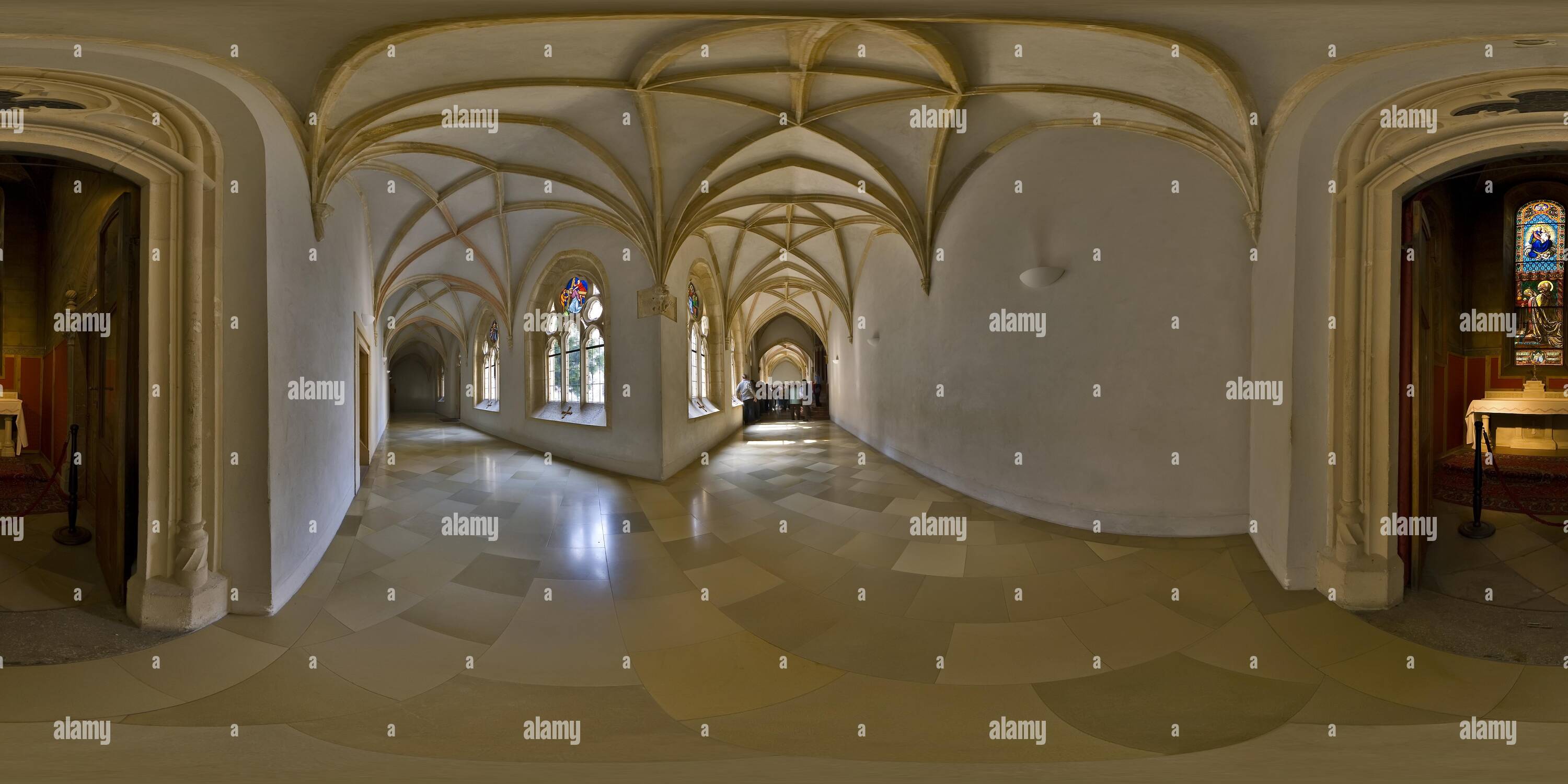 Visualizzazione panoramica a 360 gradi di Arciabbazia di Pannonhalma chiostro