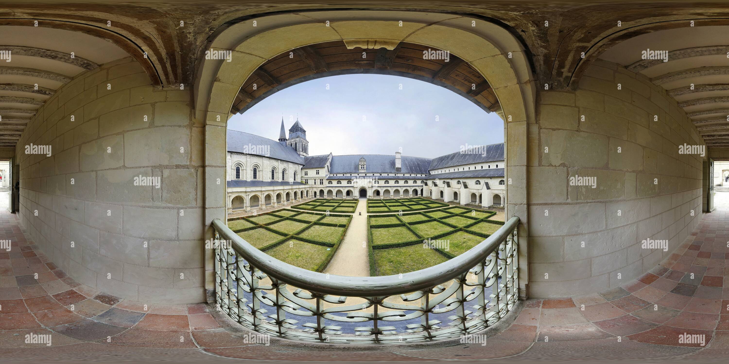 Visualizzazione panoramica a 360 gradi di Abbaye di Fontevraud - balcone