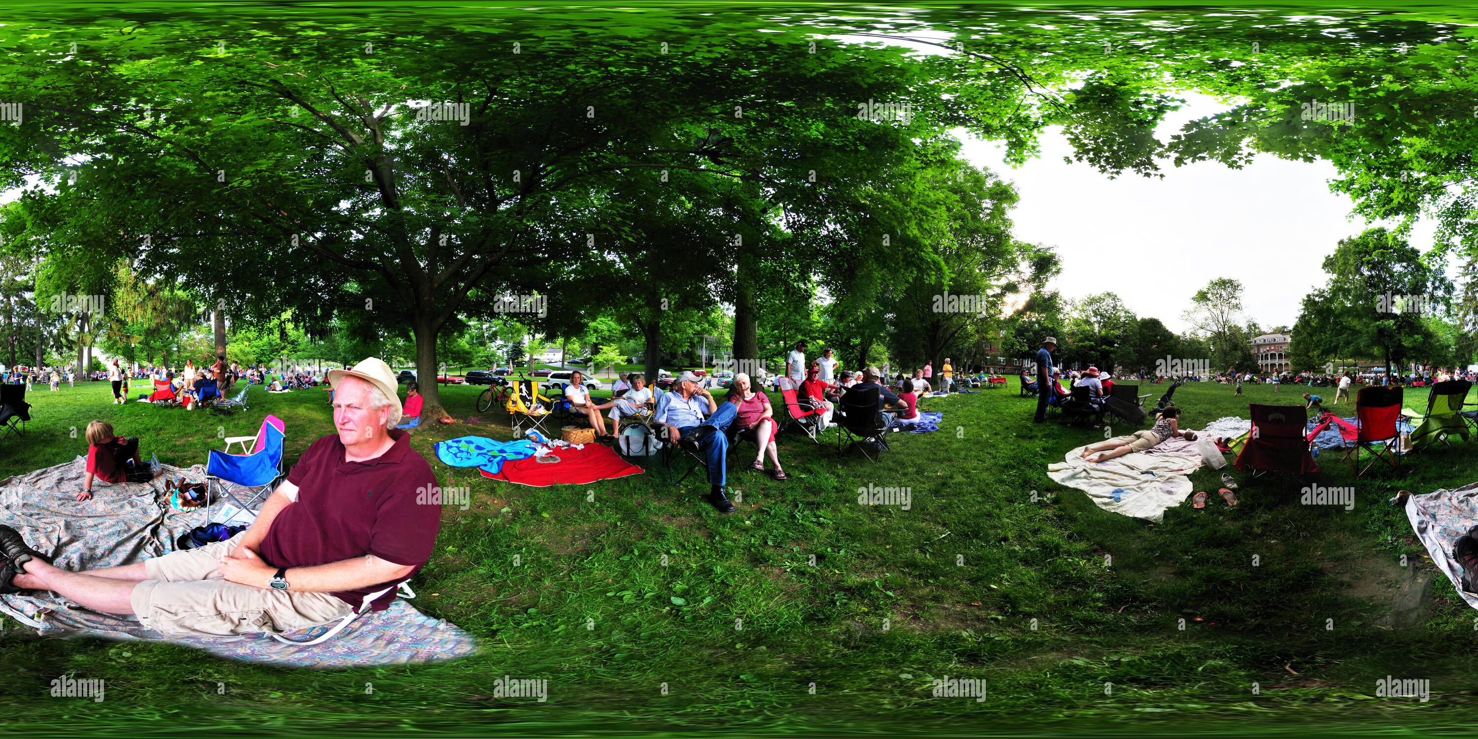 Visualizzazione panoramica a 360 gradi di 2009 Memorial Day concerto sul verde, Granville Ohio