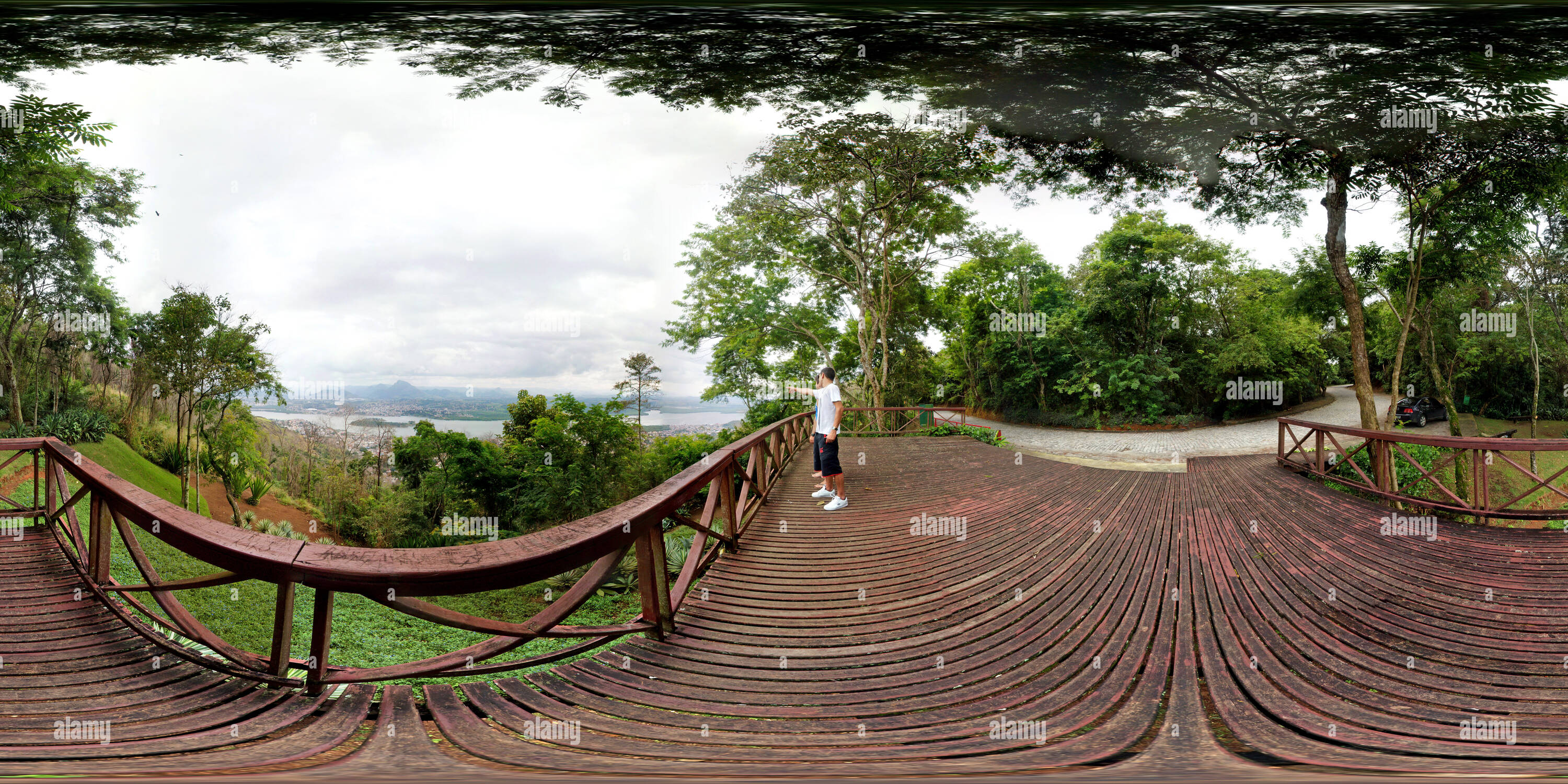 Visualizzazione panoramica a 360 gradi di Mirante Moxuara no Parque da Fonte Grande