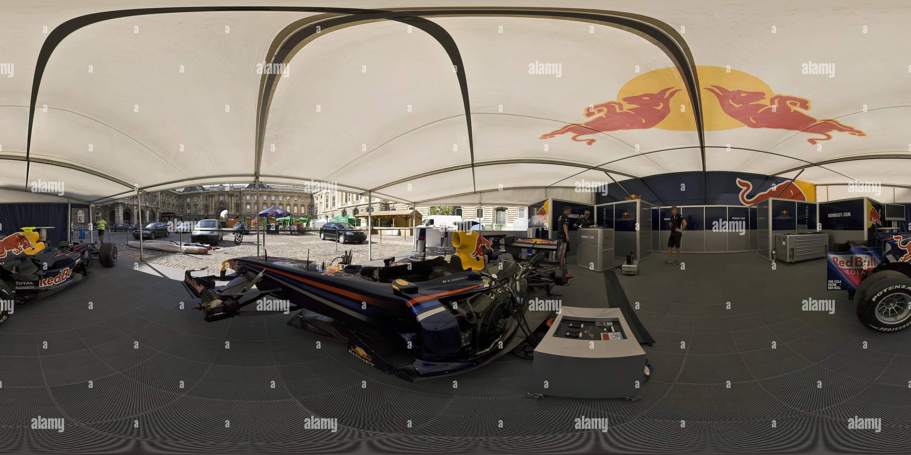 Visualizzazione panoramica a 360 gradi di Red Bull Street Parade - auto di Formula Uno - Hungaroring FEST