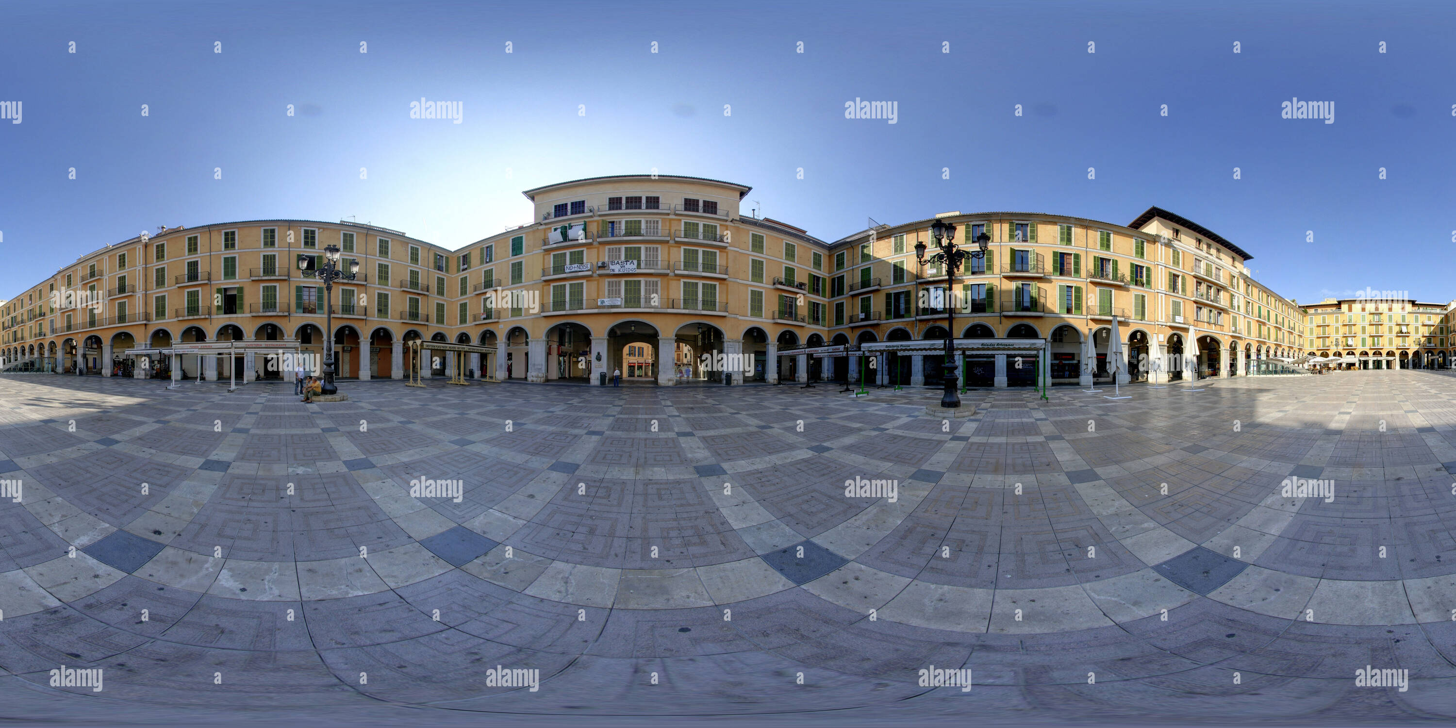 Visualizzazione panoramica a 360 gradi di Plaza Mayor vicino la cattedrale di palma centro reale