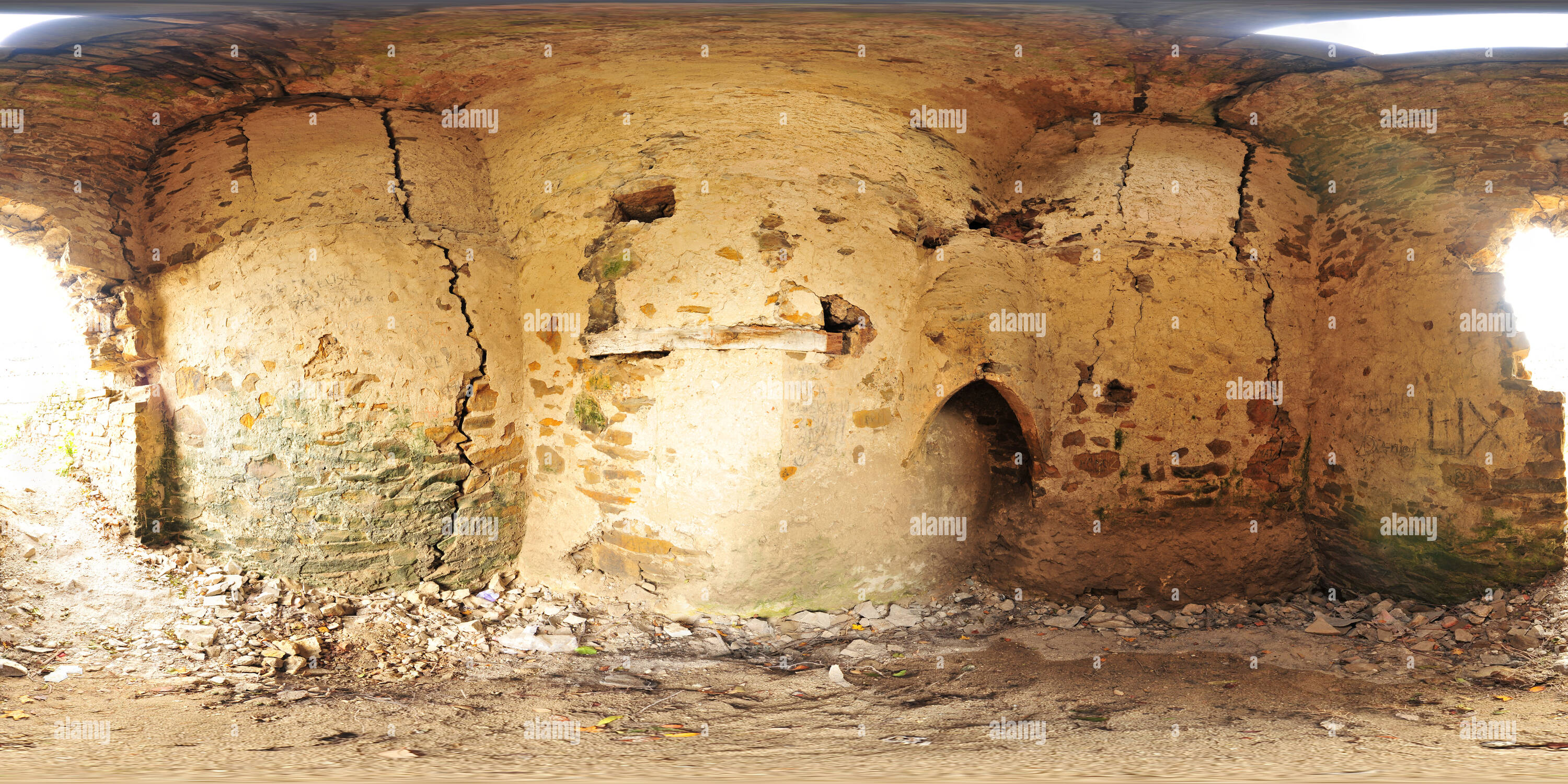 Visualizzazione panoramica a 360 gradi di Castello Povazsky hrad - camino