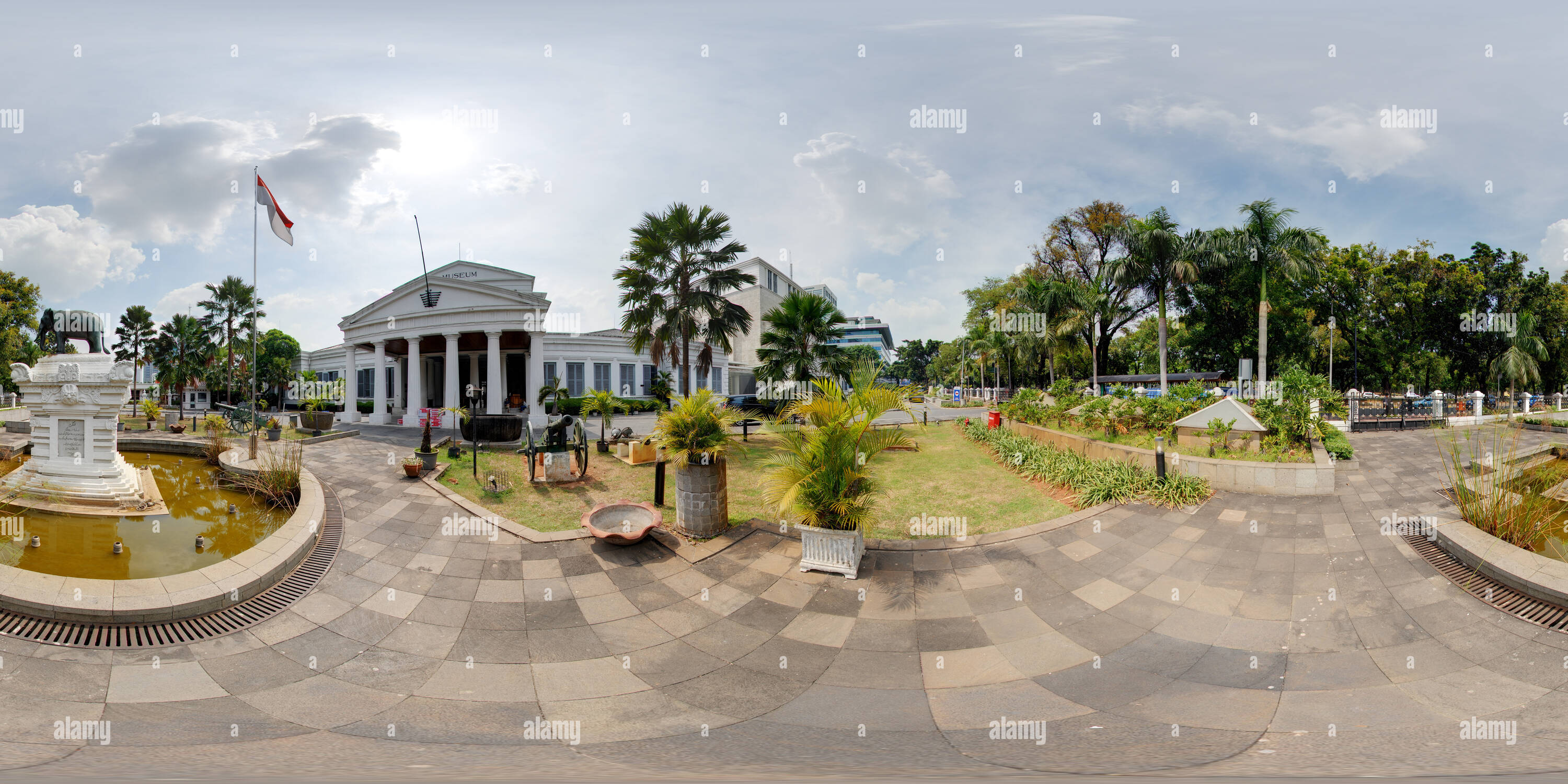 Visualizzazione panoramica a 360 gradi di Cortile anteriore del Museum Nasional Indonesia, Jacarta
