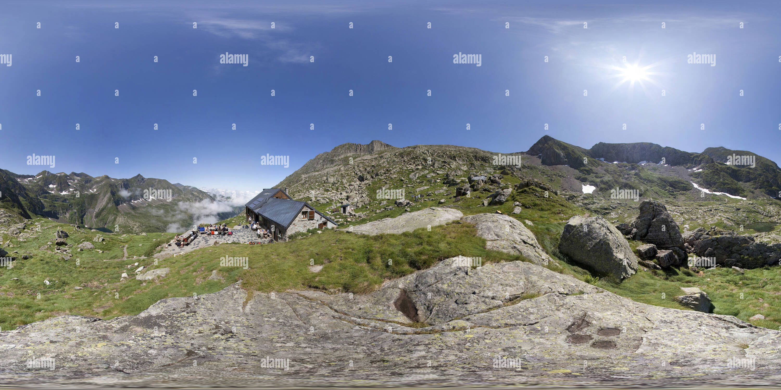 Visualizzazione panoramica a 360 gradi di Rifugio du Mont Valier : Les Estagnous