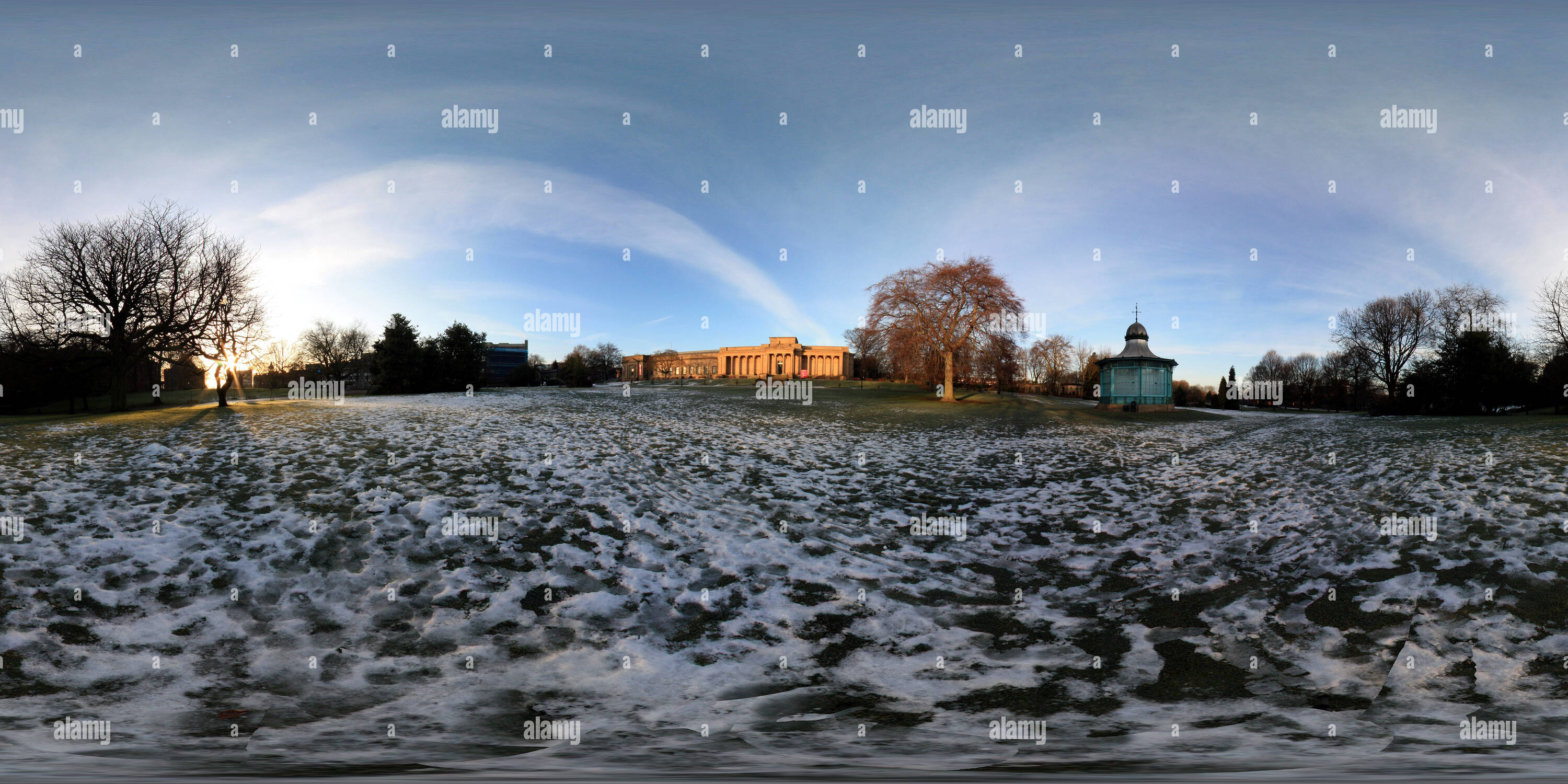 Visualizzazione panoramica a 360 gradi di Weston Park e il Weston Park Museum in inverno