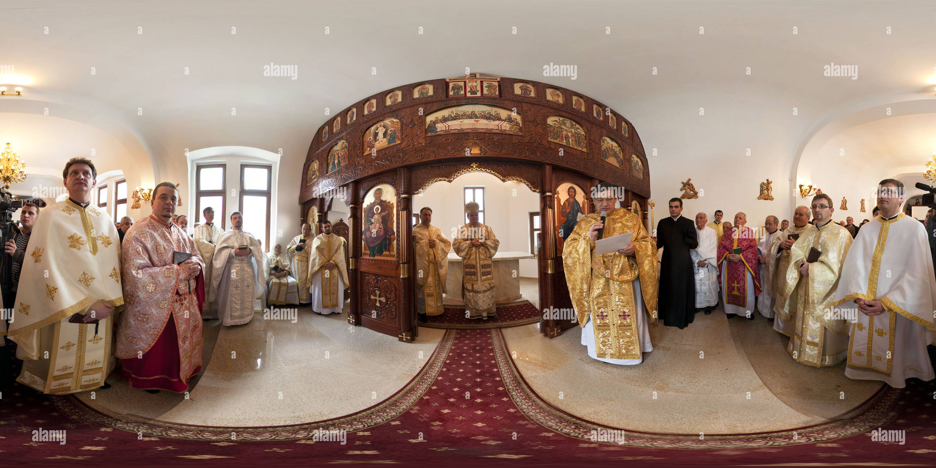 Visualizzazione panoramica a 360 gradi di Inaugurazione della "Annunciazione" Chiesa Greco-cattolica in Targu Mures