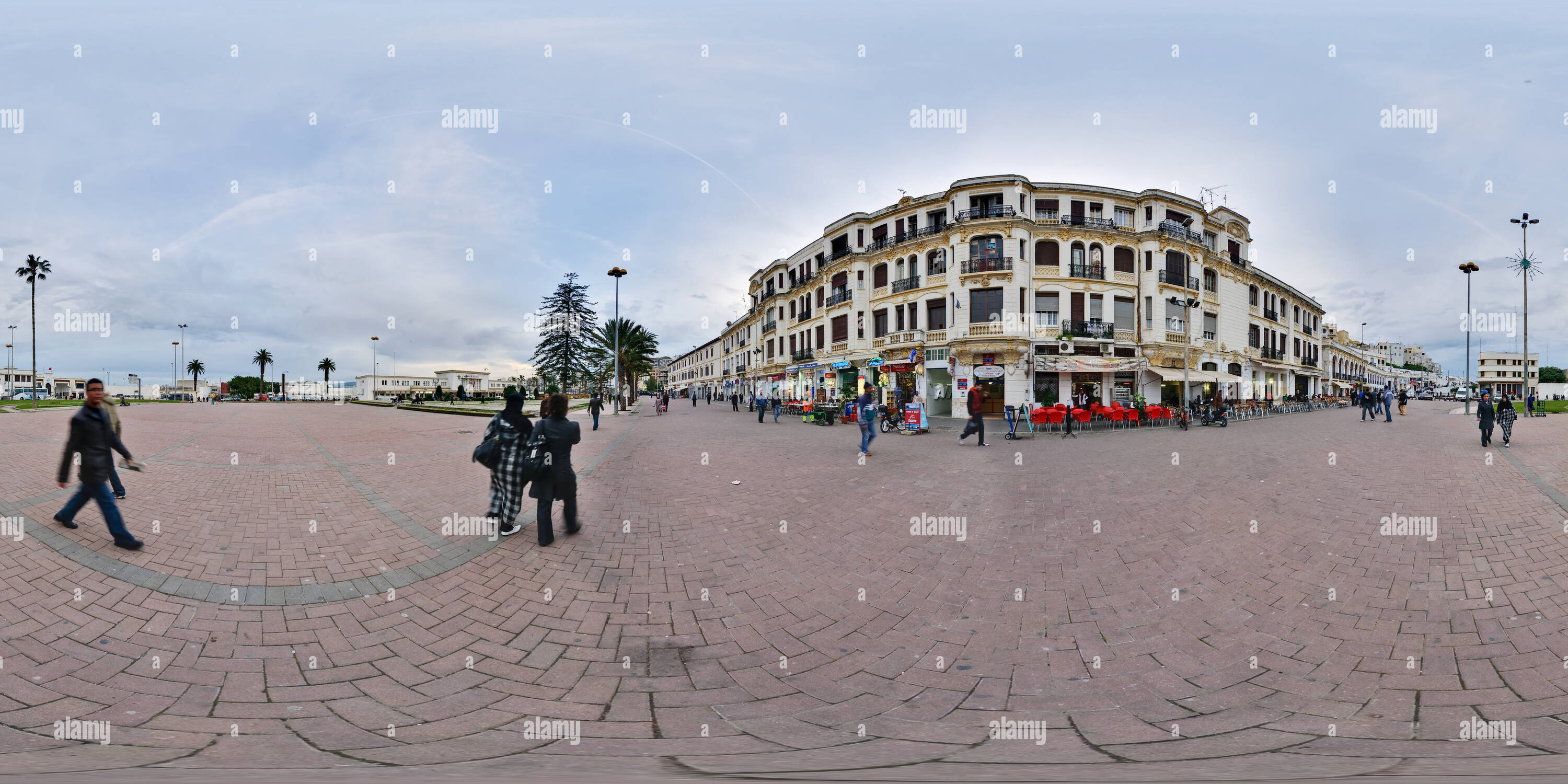 Visualizzazione panoramica a 360 gradi di Il Marocco, Tanger Avenue Mohammed VI square