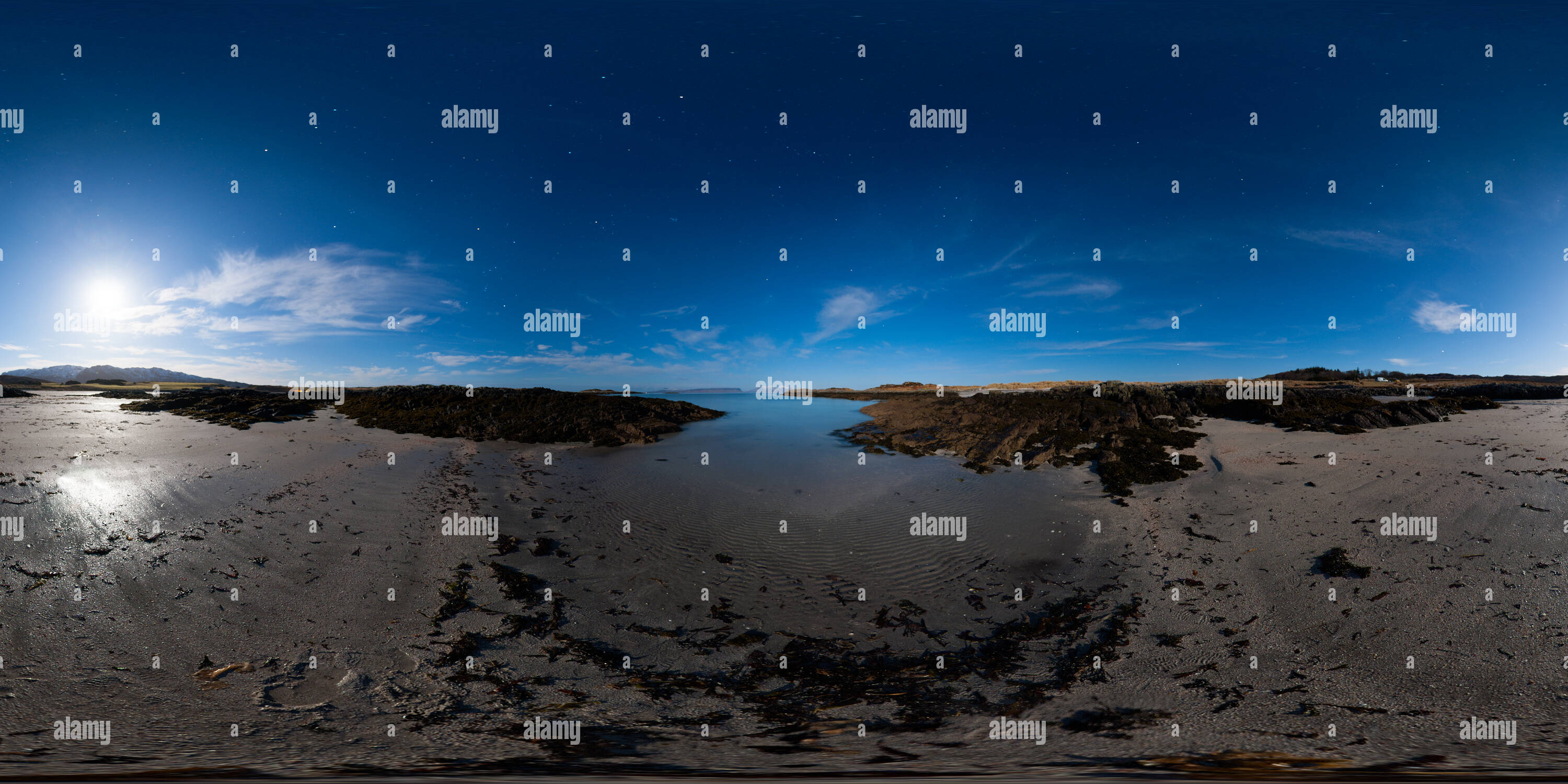 Visualizzazione panoramica a 360 gradi di Luna piena a Camas Rubha un' Mhurain