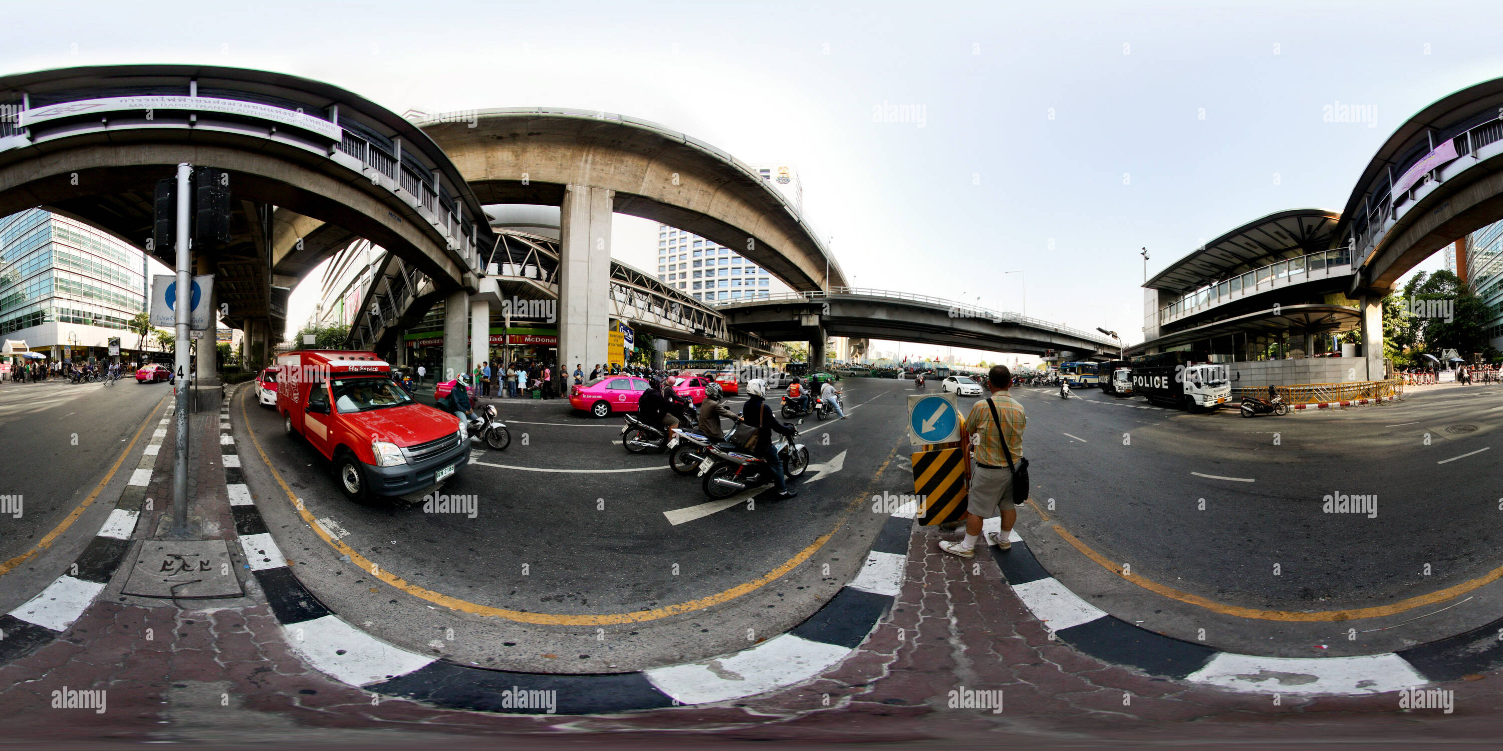 Visualizzazione panoramica a 360 gradi di Silom e Rama 4 intersezione