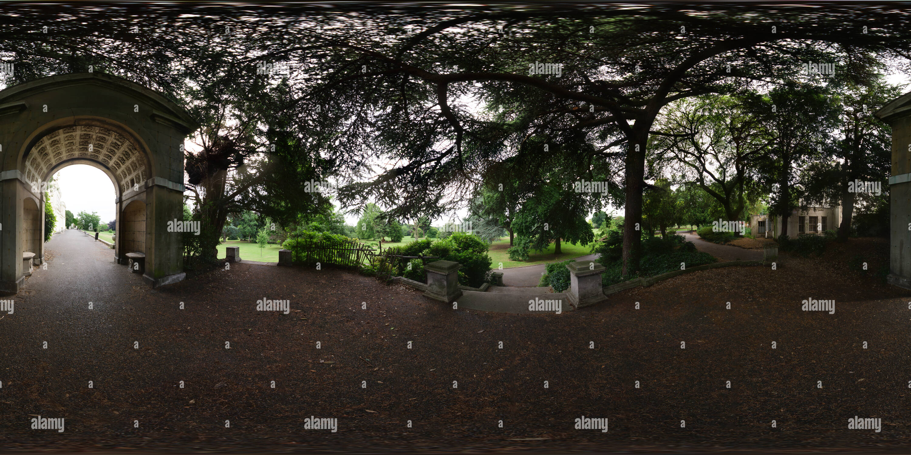 Visualizzazione panoramica a 360 gradi di Gunnersbury Arch