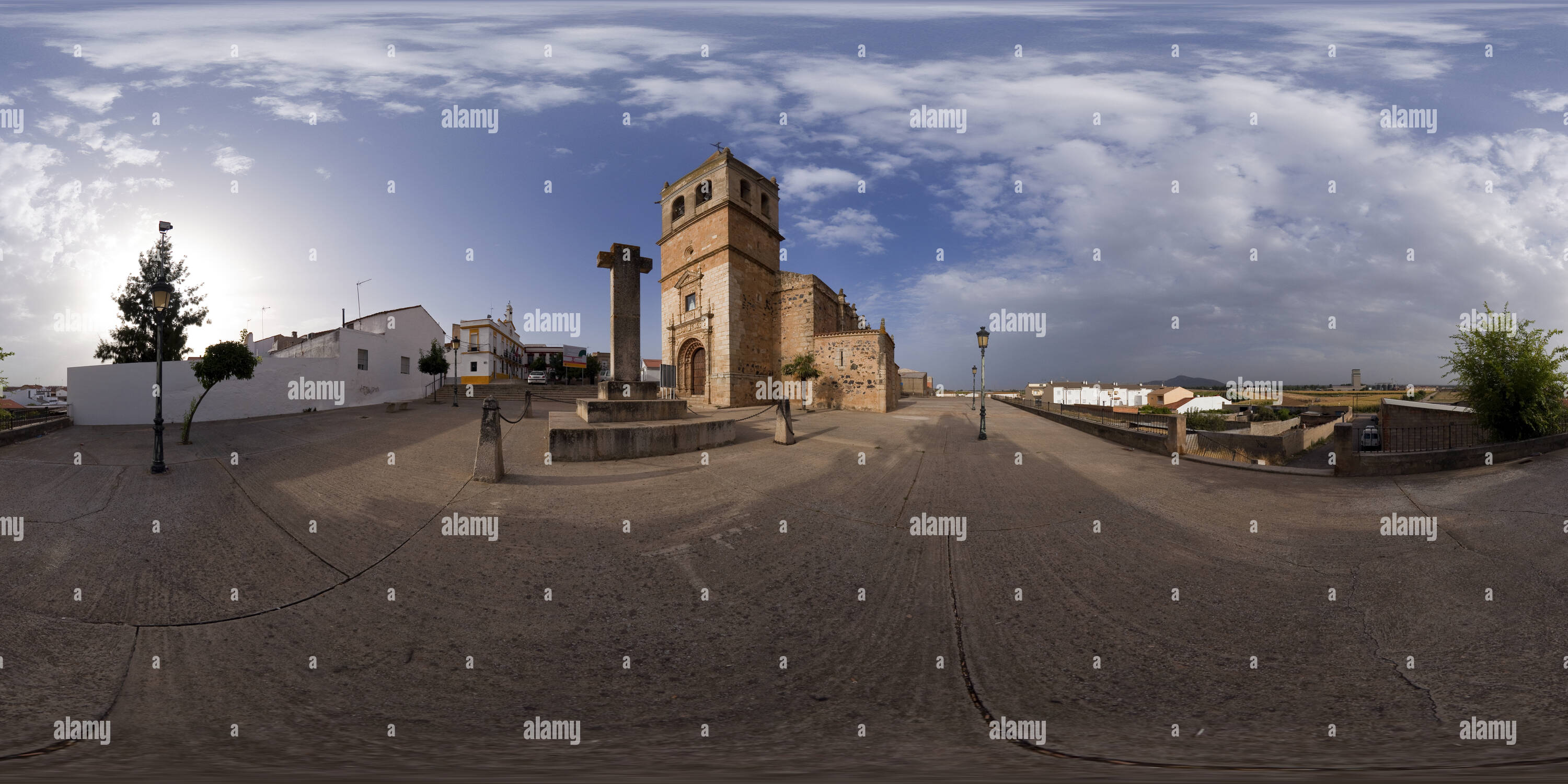 Visualizzazione panoramica a 360 gradi di La Garovilla. La Iglesia Nuestra Señora de la Asunción