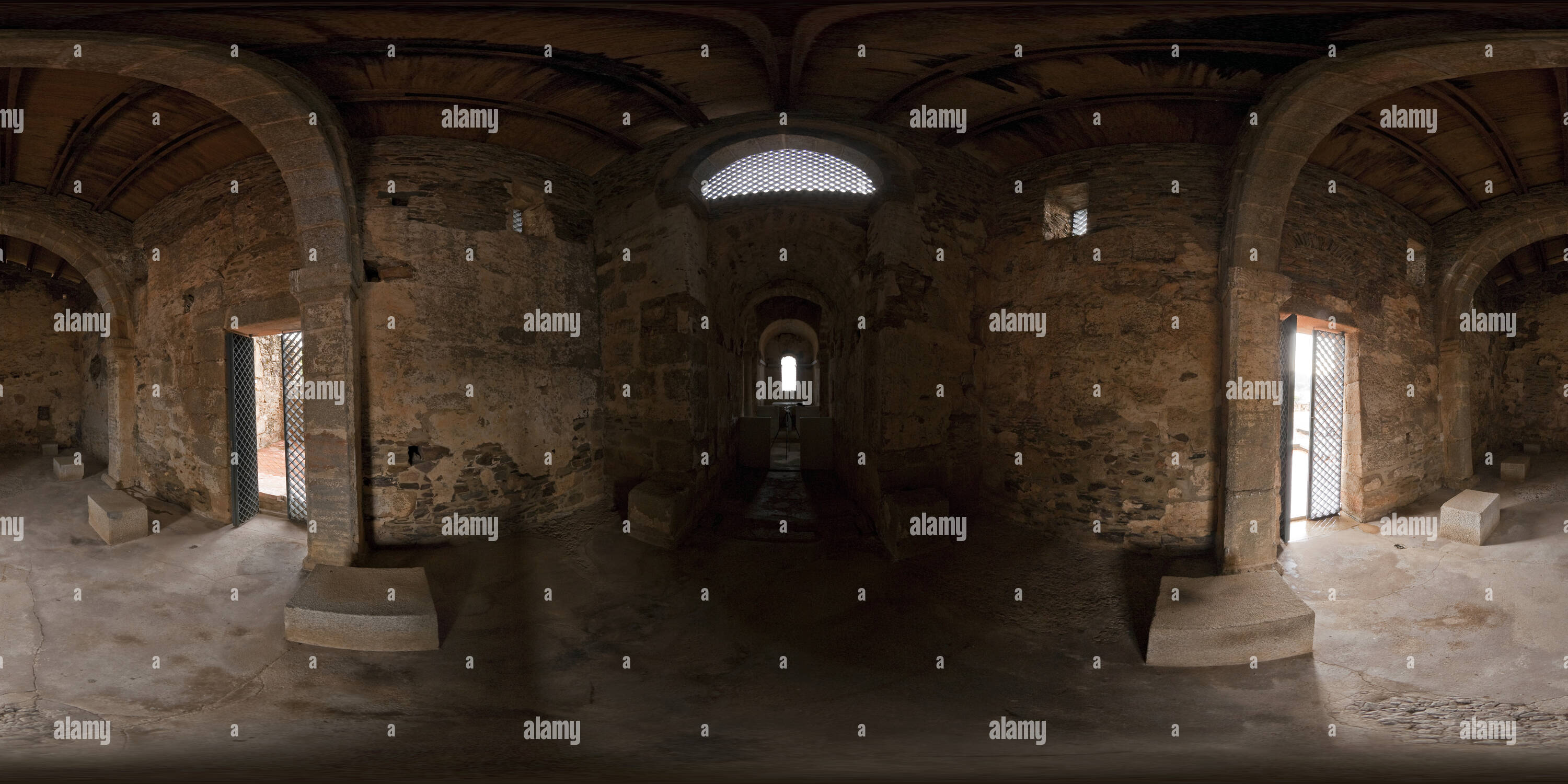 Visualizzazione panoramica a 360 gradi di Alcuescar, Basilica de Santa Lucía del Trampal