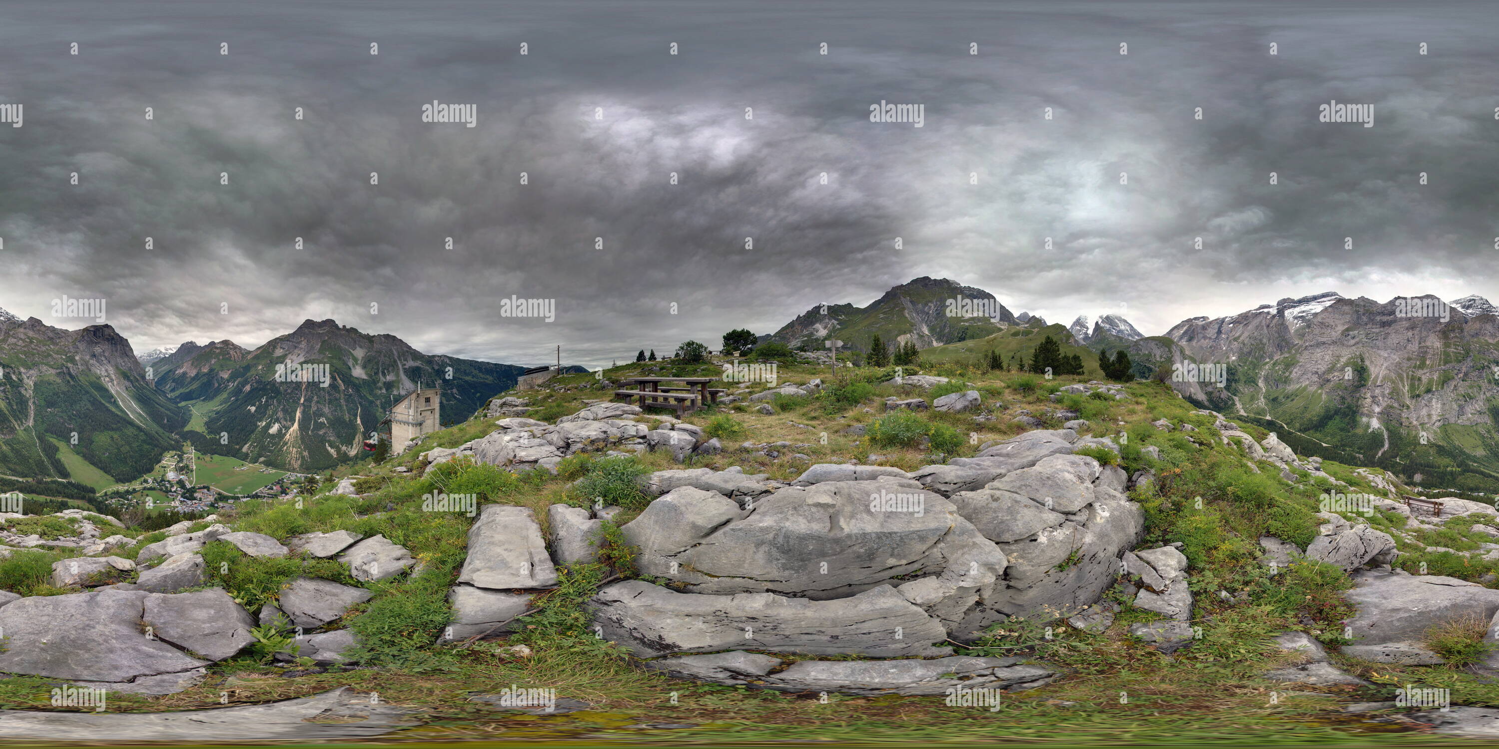 Visualizzazione panoramica a 360 gradi di Mont Bochor