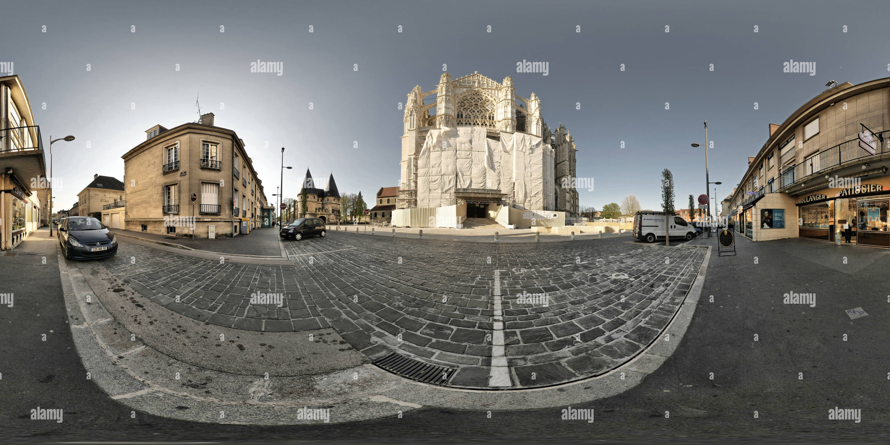 Visualizzazione panoramica a 360 gradi di Cathédrale Saint-Pierre de Beauvais