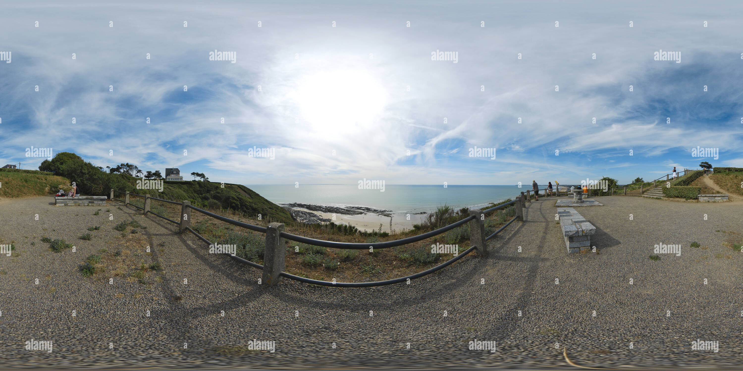 Visualizzazione panoramica a 360 gradi di Point de vue depuis le Pignon Butor à Carolles - Francia