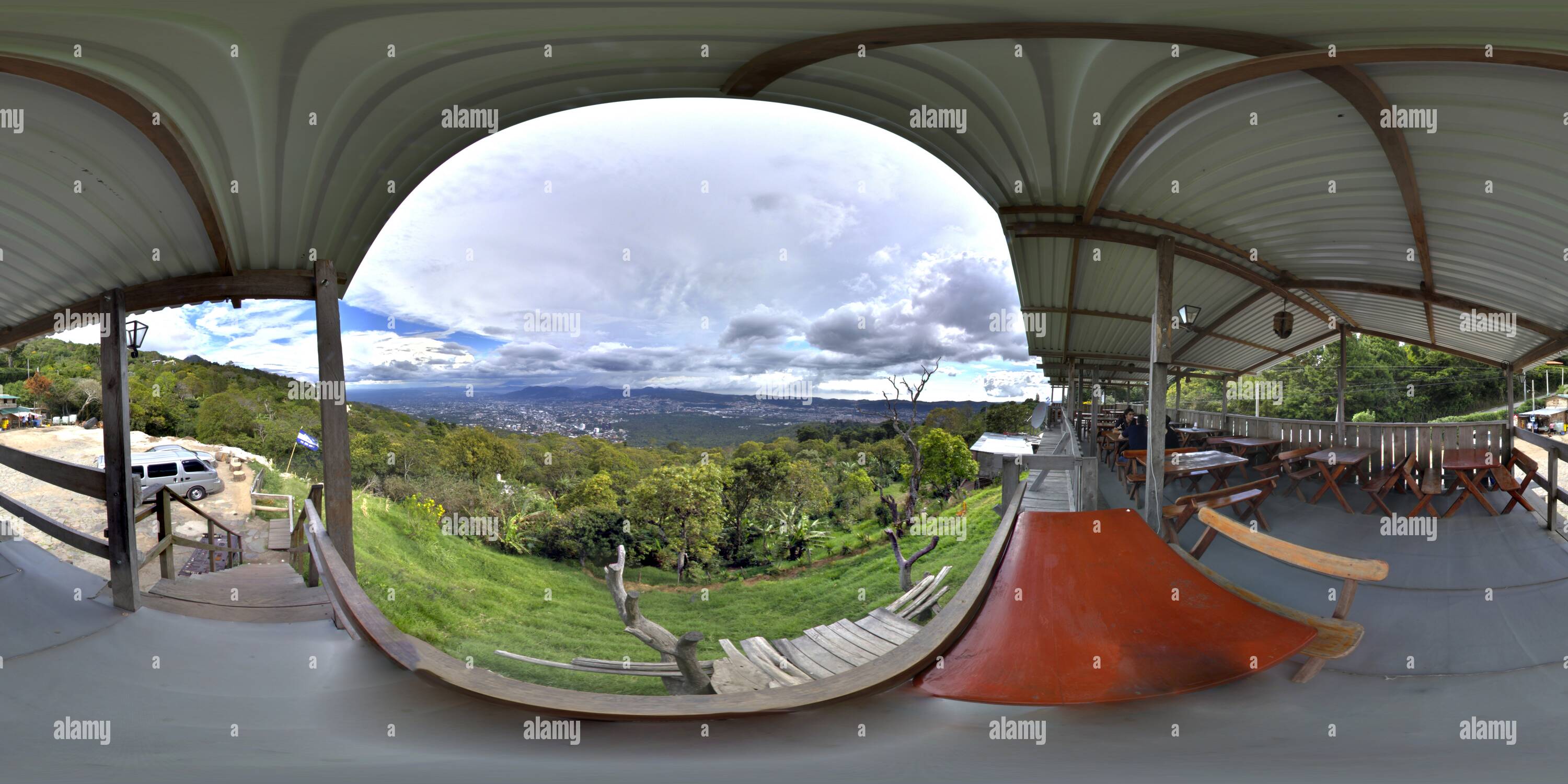 Visualizzazione panoramica a 360 gradi di Mirador fatto tutto artigianelmente Volcan San Salvador