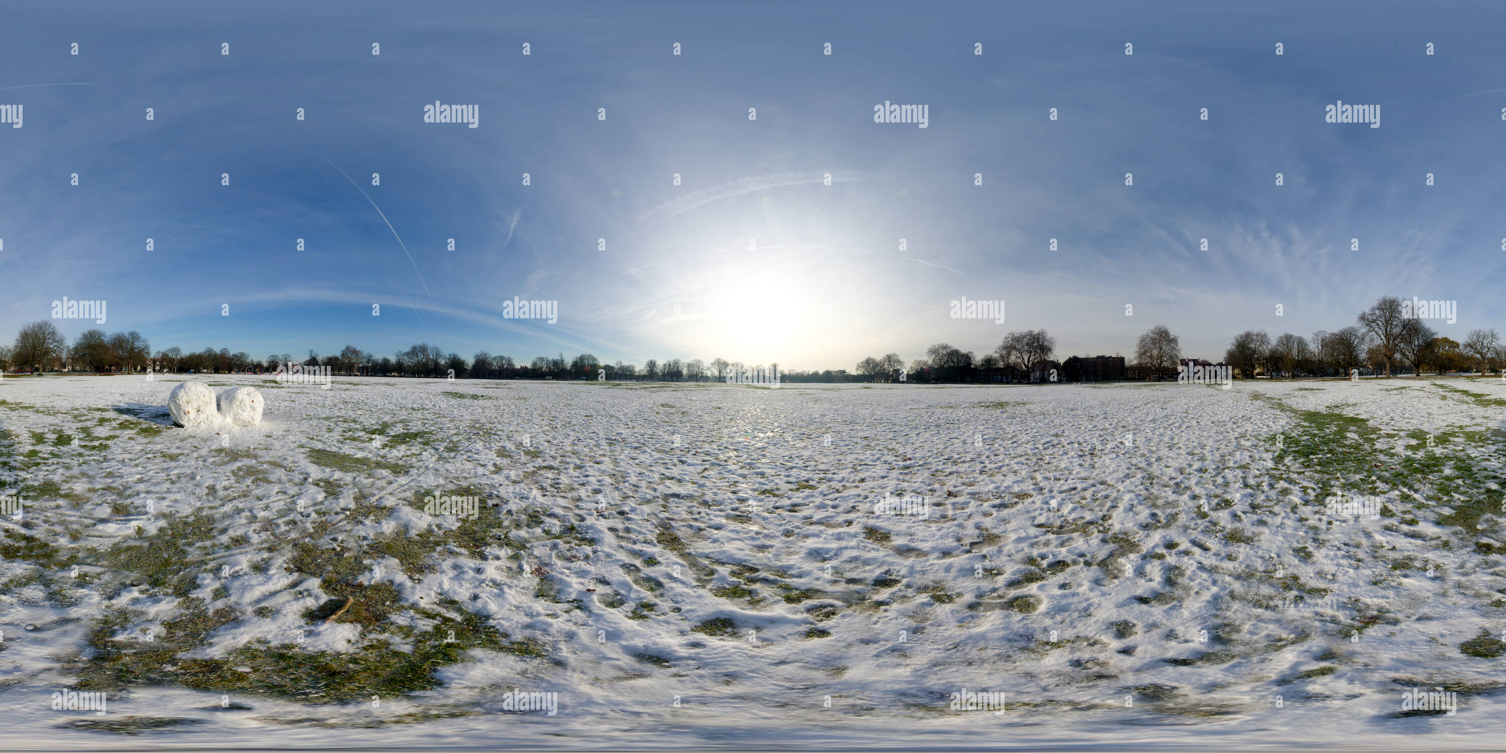 Visualizzazione panoramica a 360 gradi di Snow fort su Ealing Common