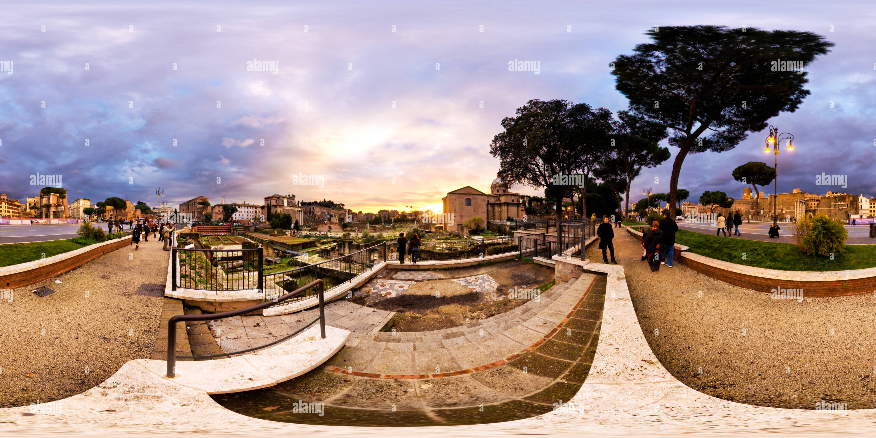Visualizzazione panoramica a 360 gradi di Tramonto a Roma