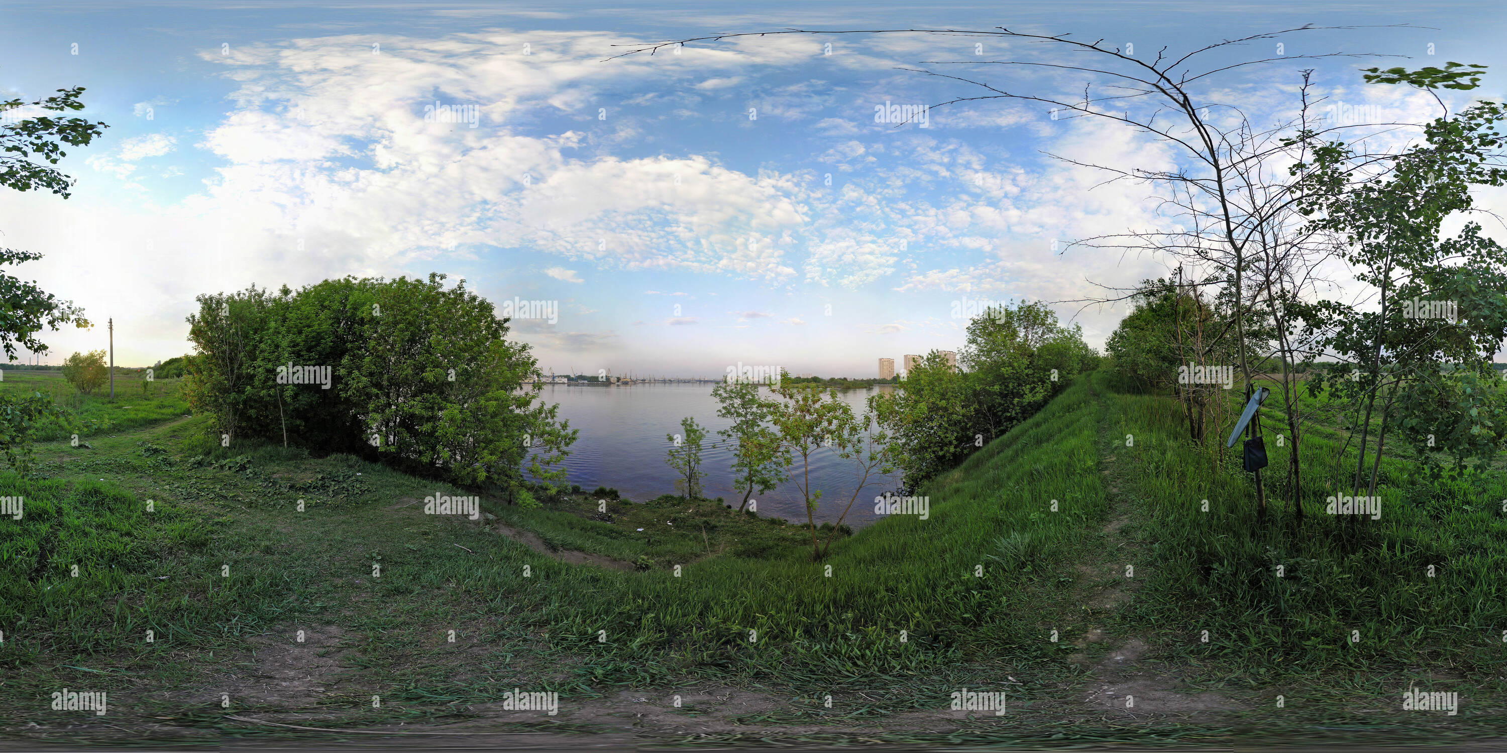 Visualizzazione panoramica a 360 gradi di Nagatino backwaters - Mosca