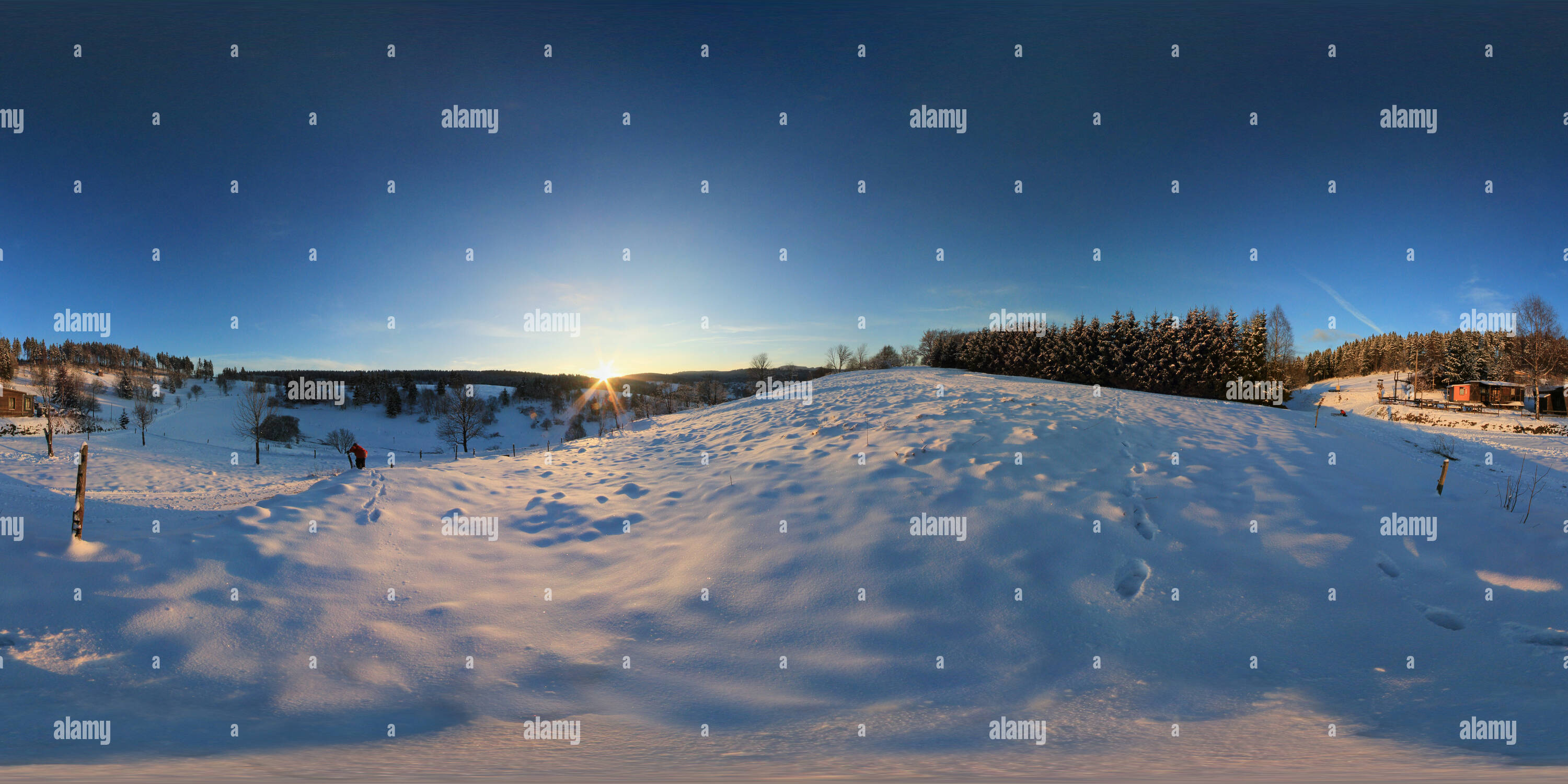 Visualizzazione panoramica a 360 gradi di Al di sotto della pista per slittino Stützerbach sopra, Foresta Turingia, Germania