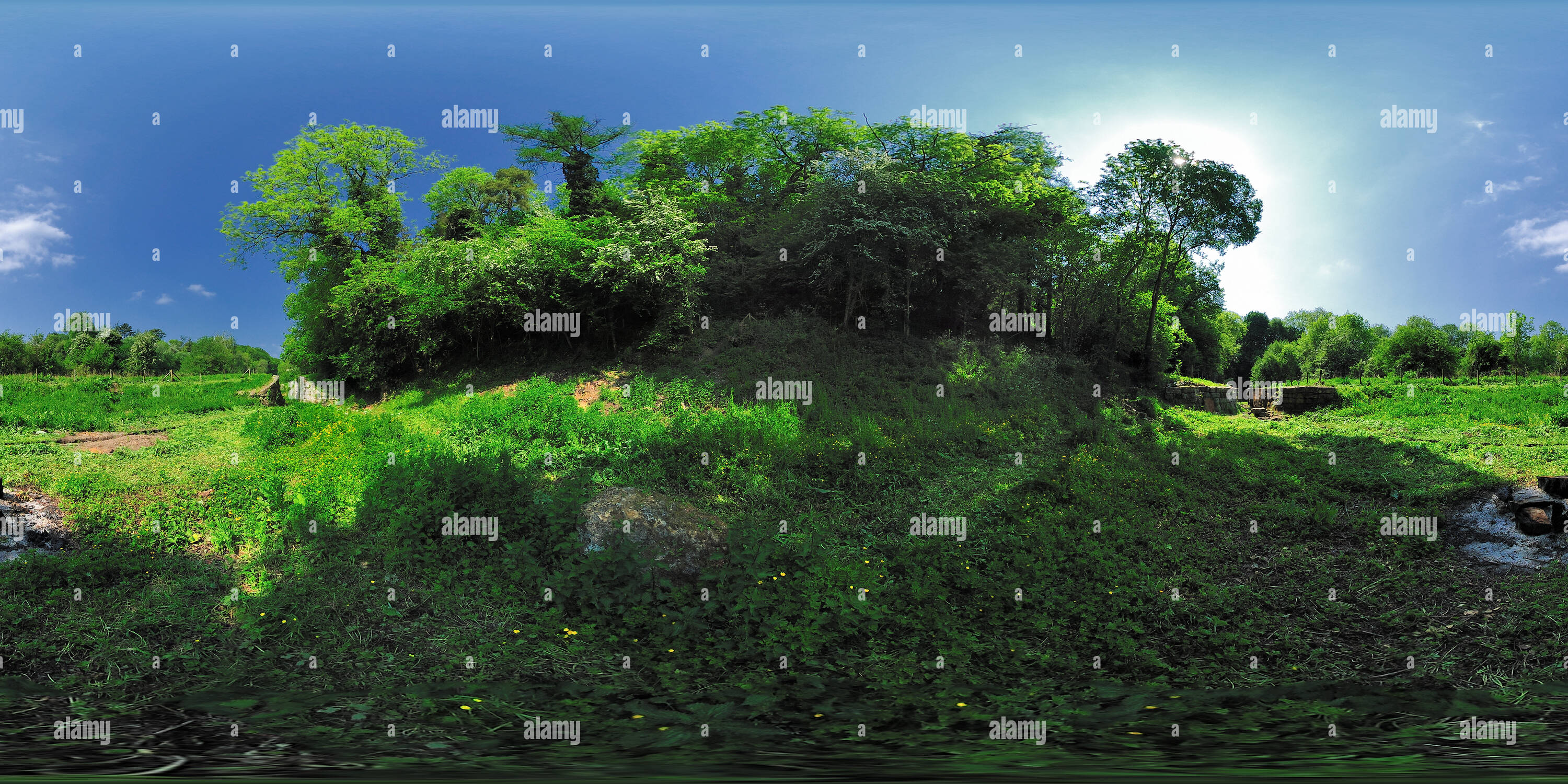 Visualizzazione panoramica a 360 gradi di Il Somerset Coal Canal, Combe fieno, Somerset. VR