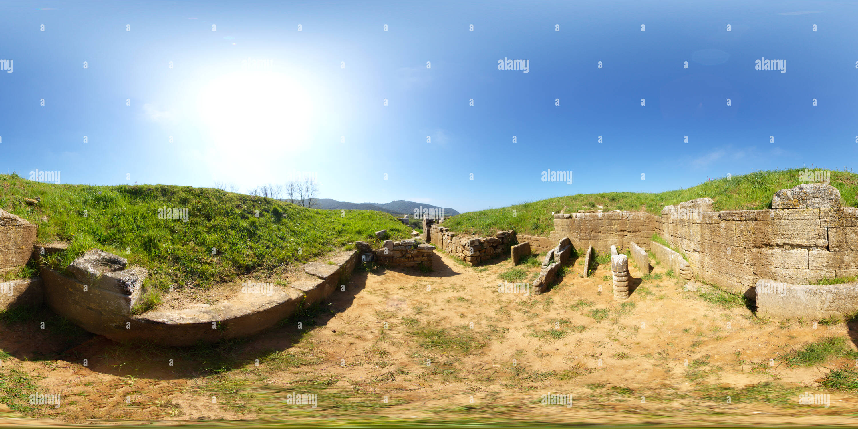 Visualizzazione panoramica a 360 gradi di Populonia - Necropoli - "Tomba dei Letti Funebri'