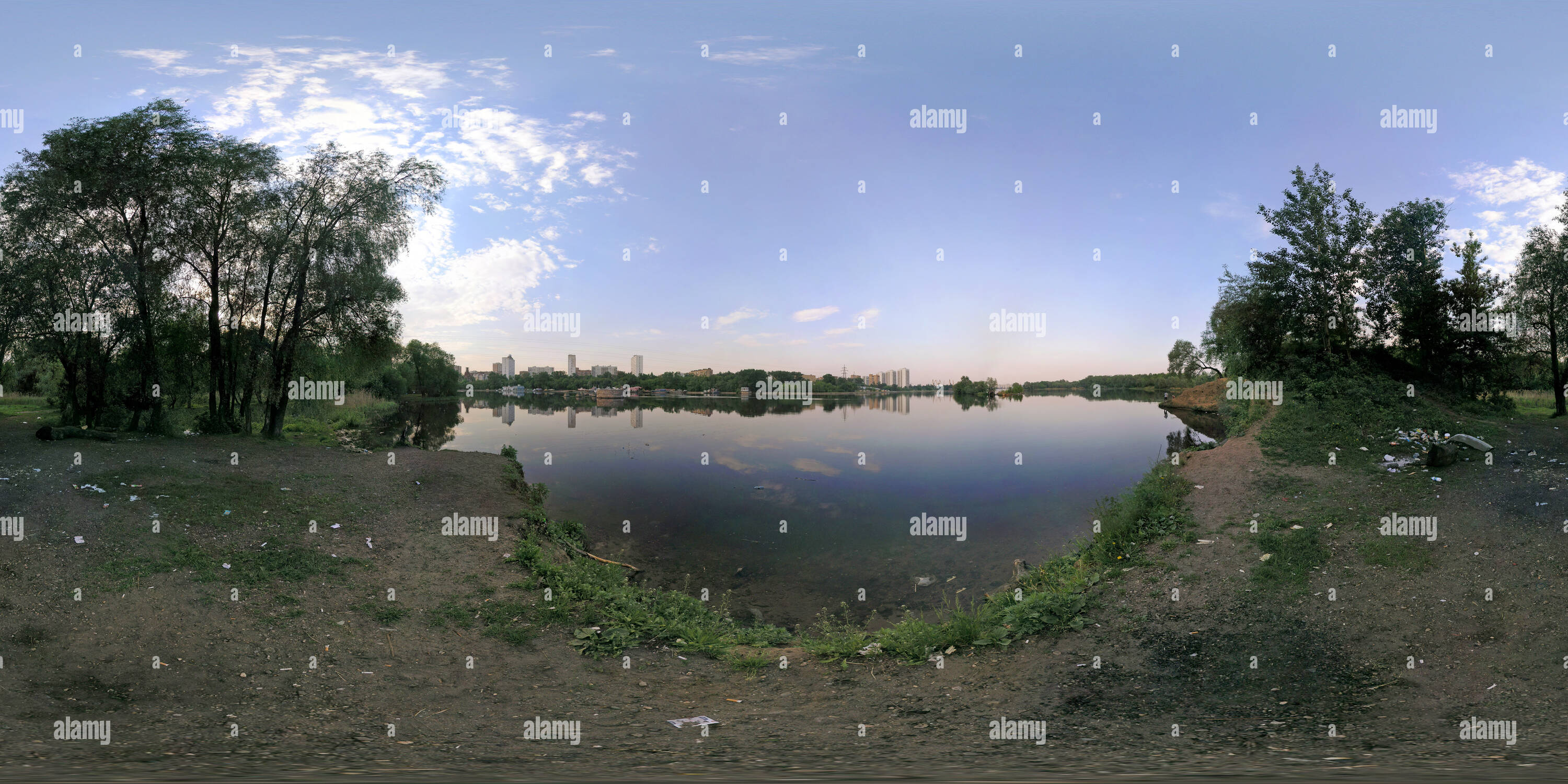 Visualizzazione panoramica a 360 gradi di Backwaters Nagatino, nella parte anteriore della barca station - Mosca