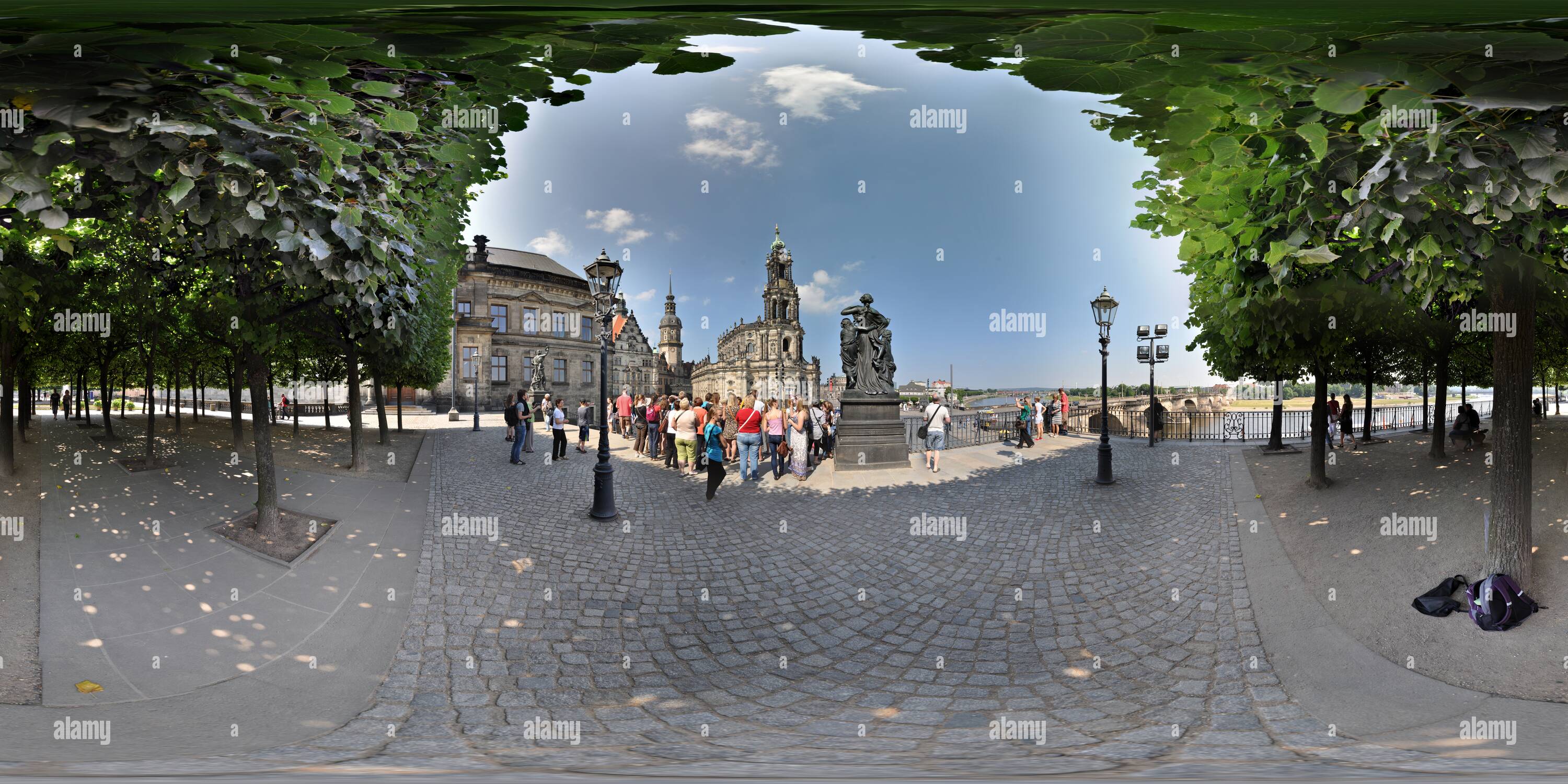 Visualizzazione panoramica a 360 gradi di Bruehlesche Terasse in Dresden