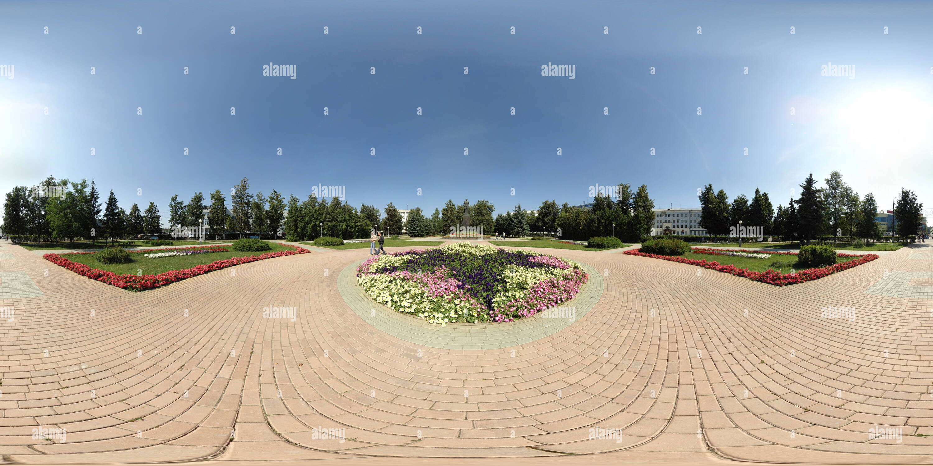 Visualizzazione panoramica a 360 gradi di Dzerzhinsky Square. Felix di ferro.