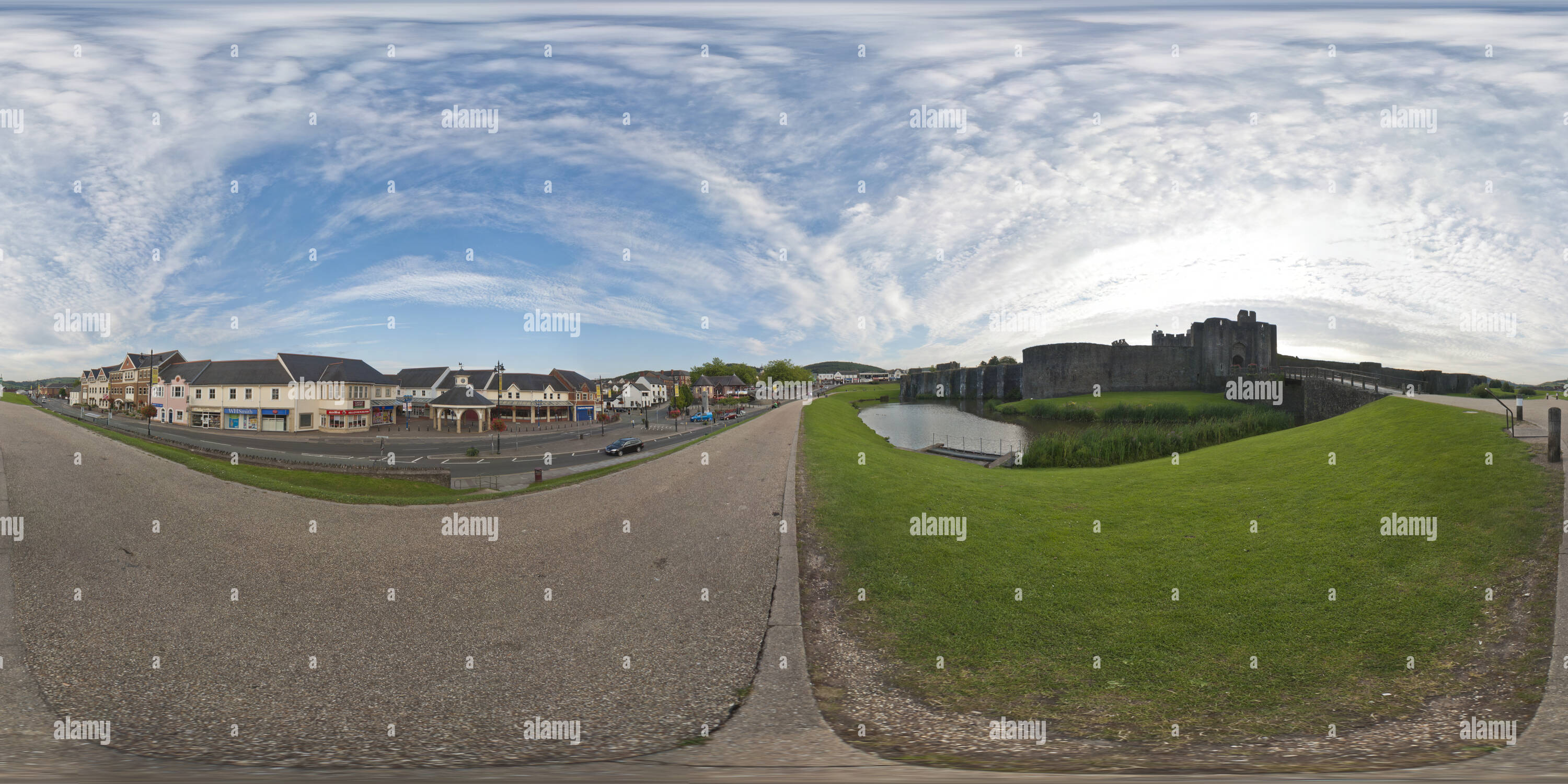 Visualizzazione panoramica a 360 gradi di Castello di Caerphilly Entrata principale