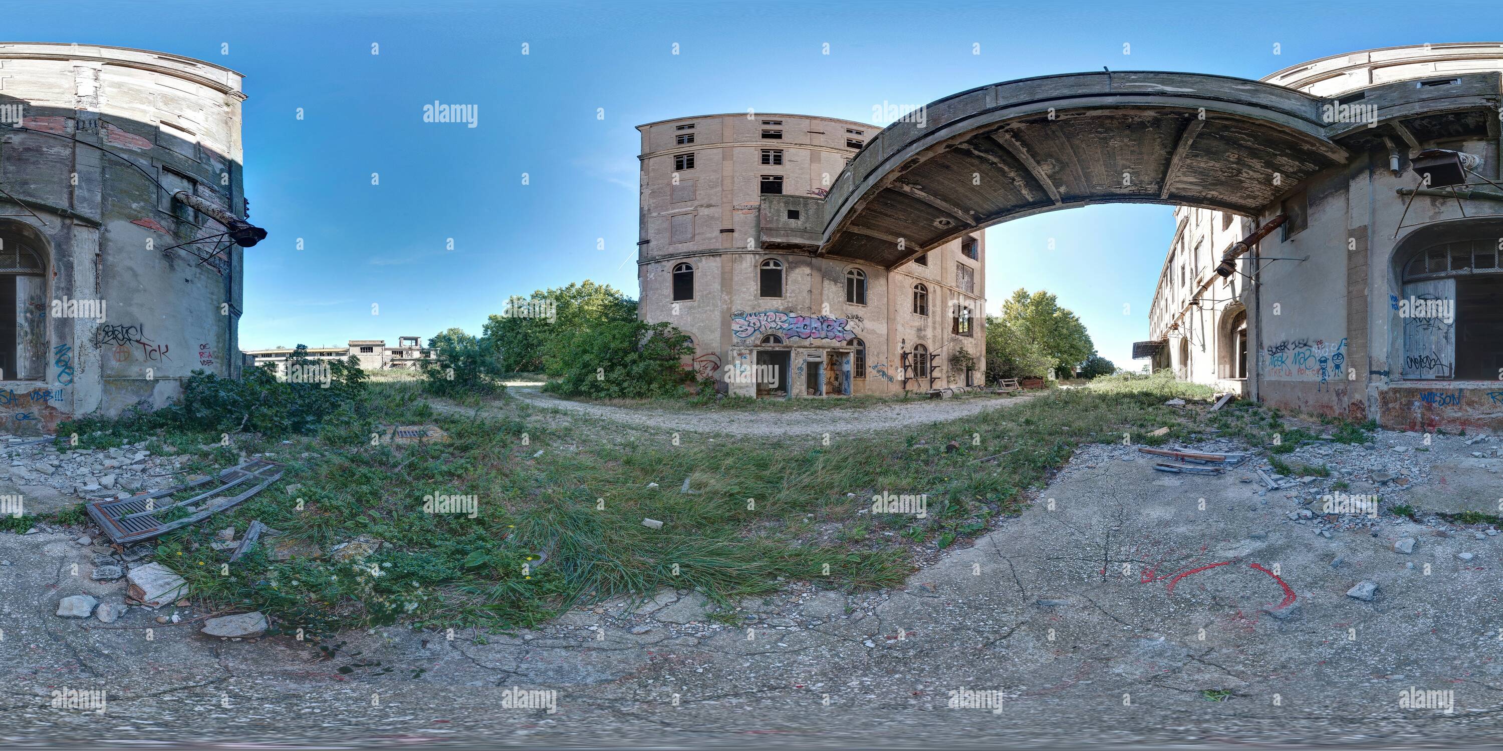 Visualizzazione panoramica a 360 gradi di Fabbrica abbandonata nel porto di Saint Louis