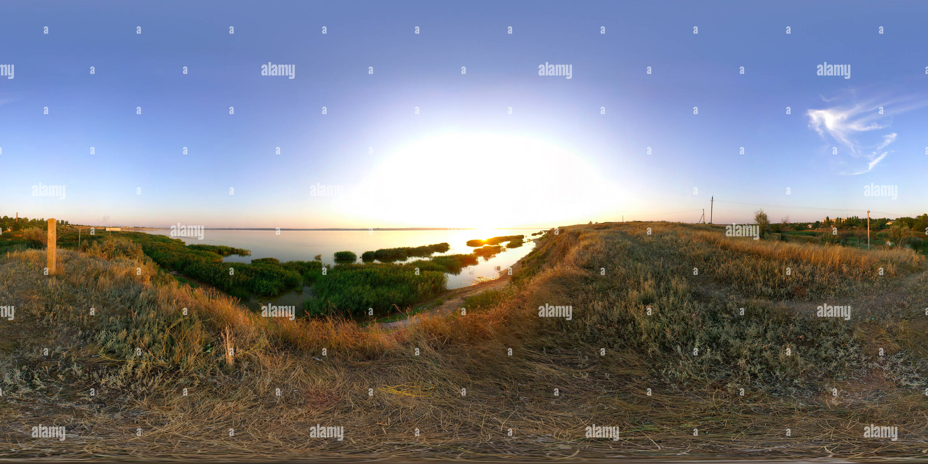 Visualizzazione panoramica a 360 gradi di Tramonto a Haji-bei estuario vicino a Odessa, Ucraina