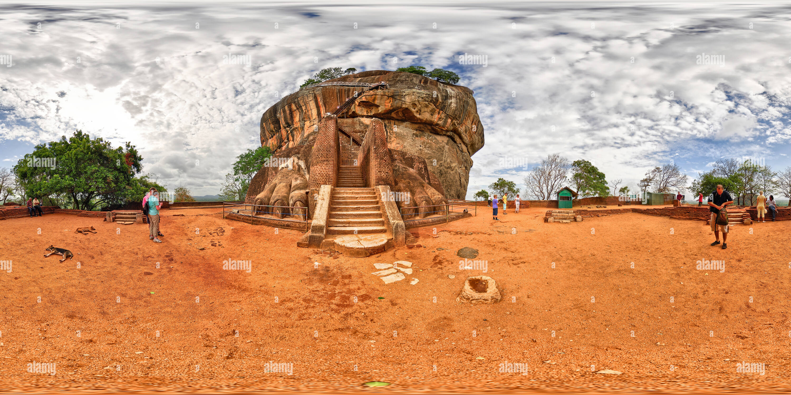 Visualizzazione panoramica a 360 gradi di Leone la zampata di gate a Sigiriya Sri Lanka