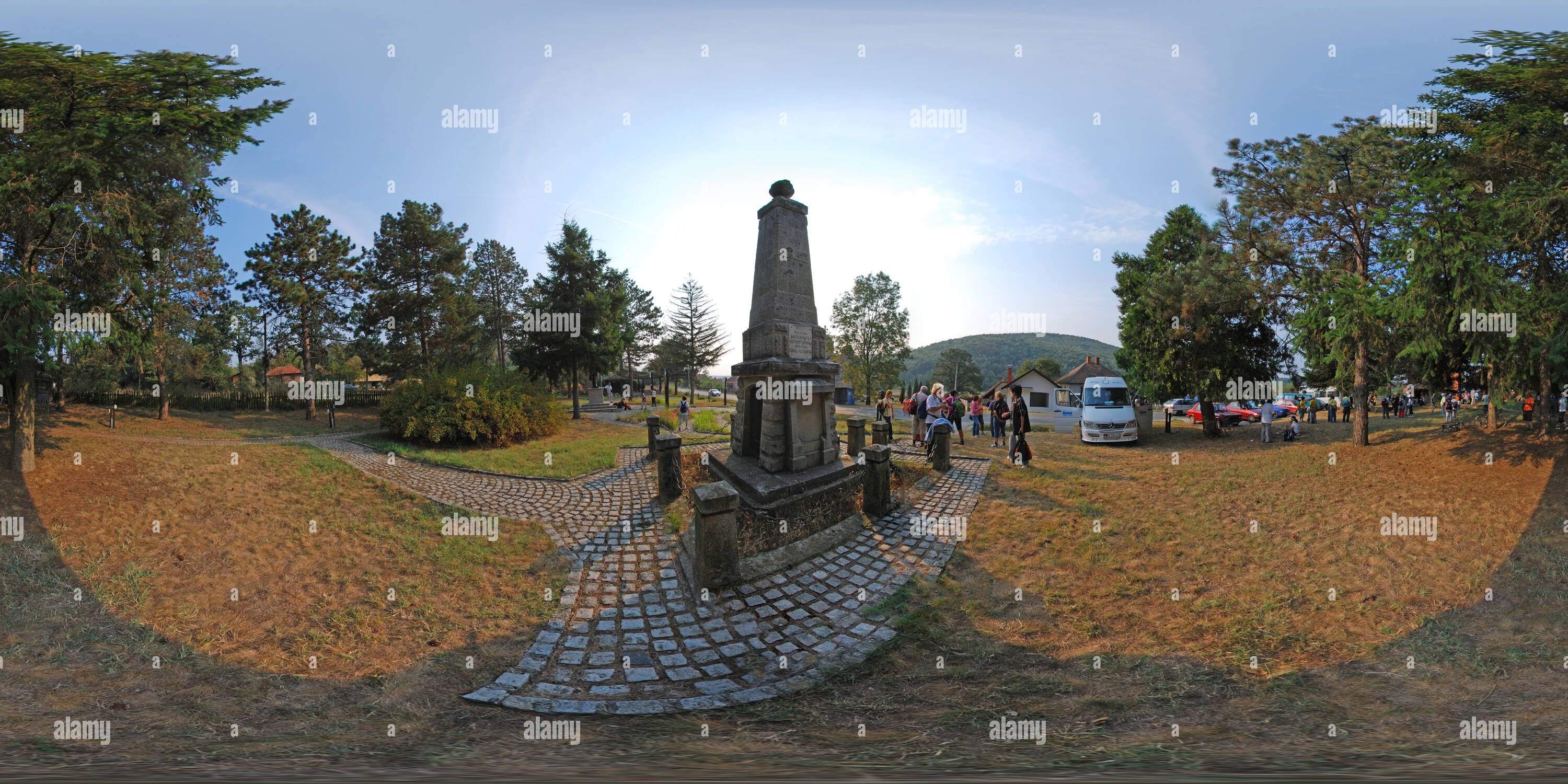 Visualizzazione panoramica a 360 gradi di Monumento nel villaggio Viševac