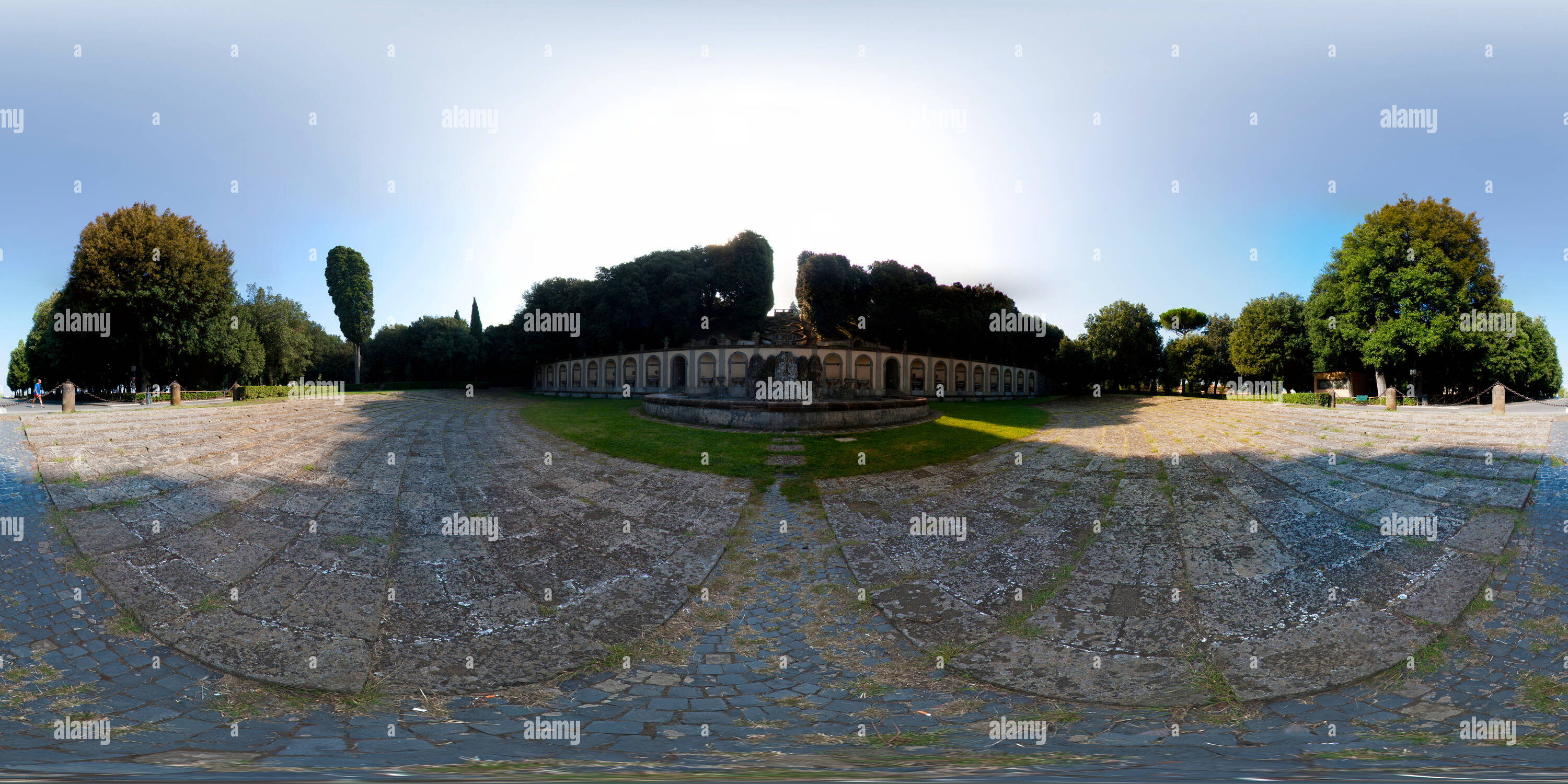 Visualizzazione panoramica a 360 gradi di Frascati - Villa Torlonia - Teatro delle Acque