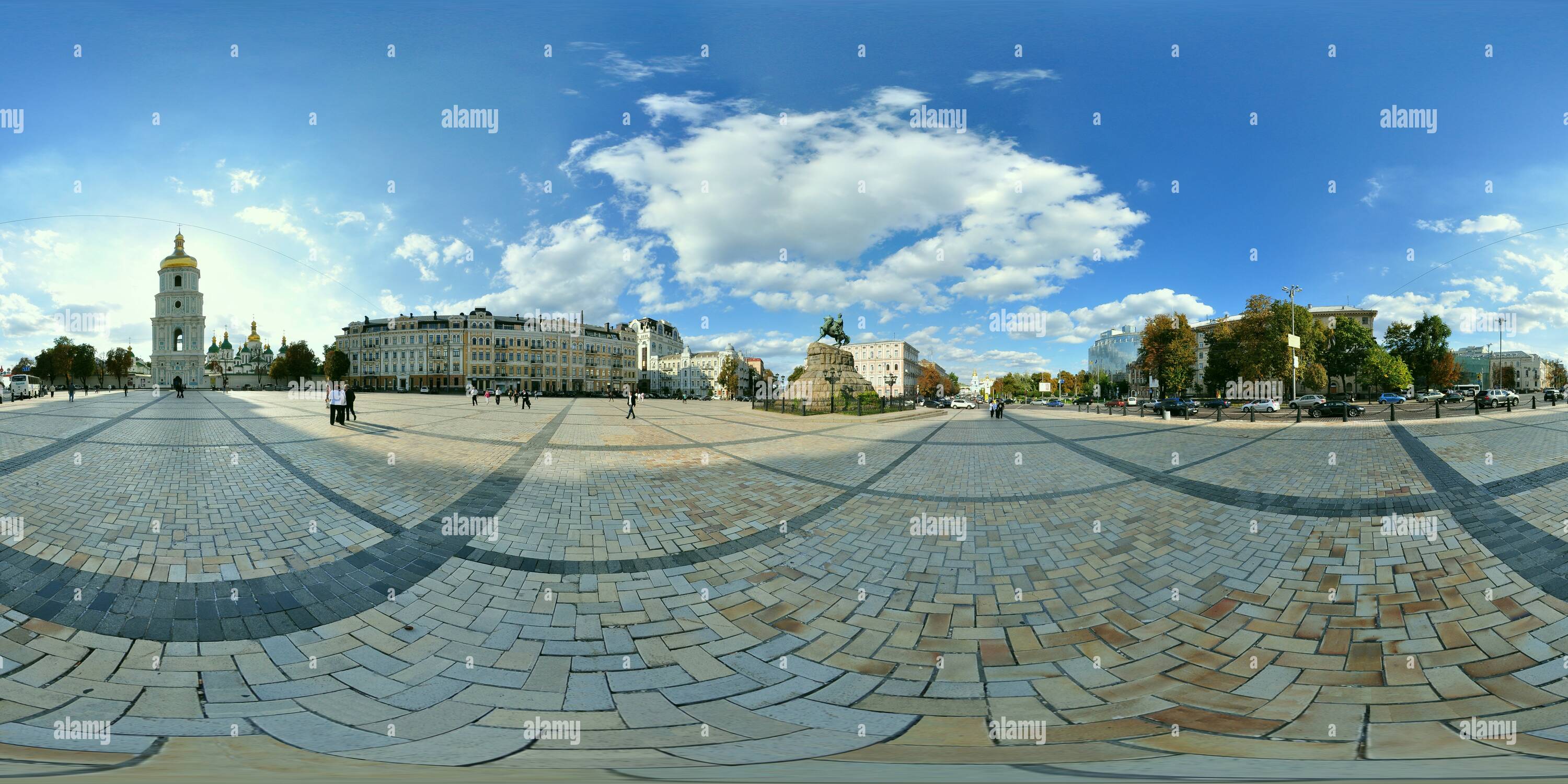 Visualizzazione panoramica a 360 gradi di Kiev - Sofiyska-Square