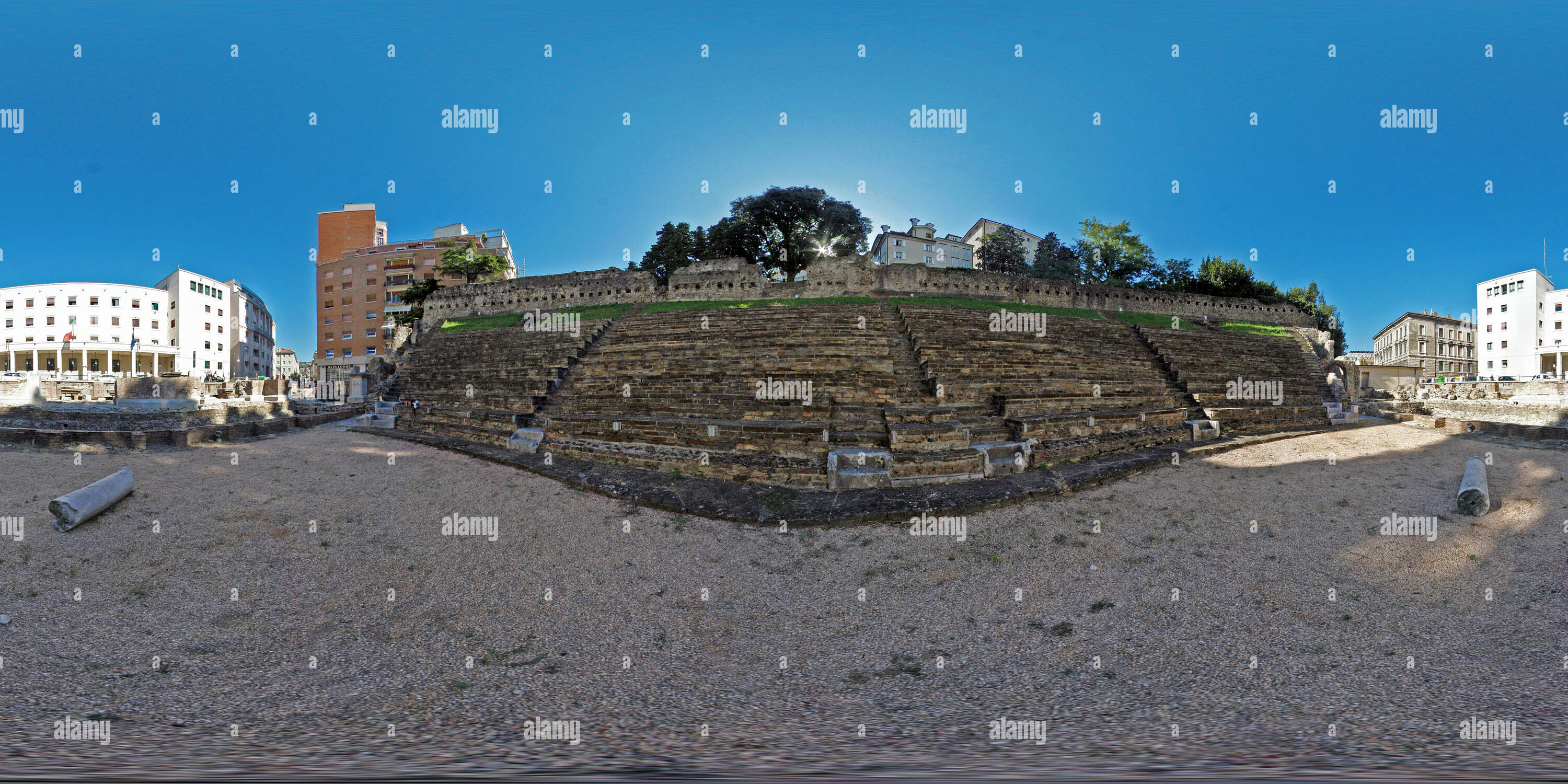 Visualizzazione panoramica a 360 gradi di Il vecchio teatro romano (Teatro Romano)