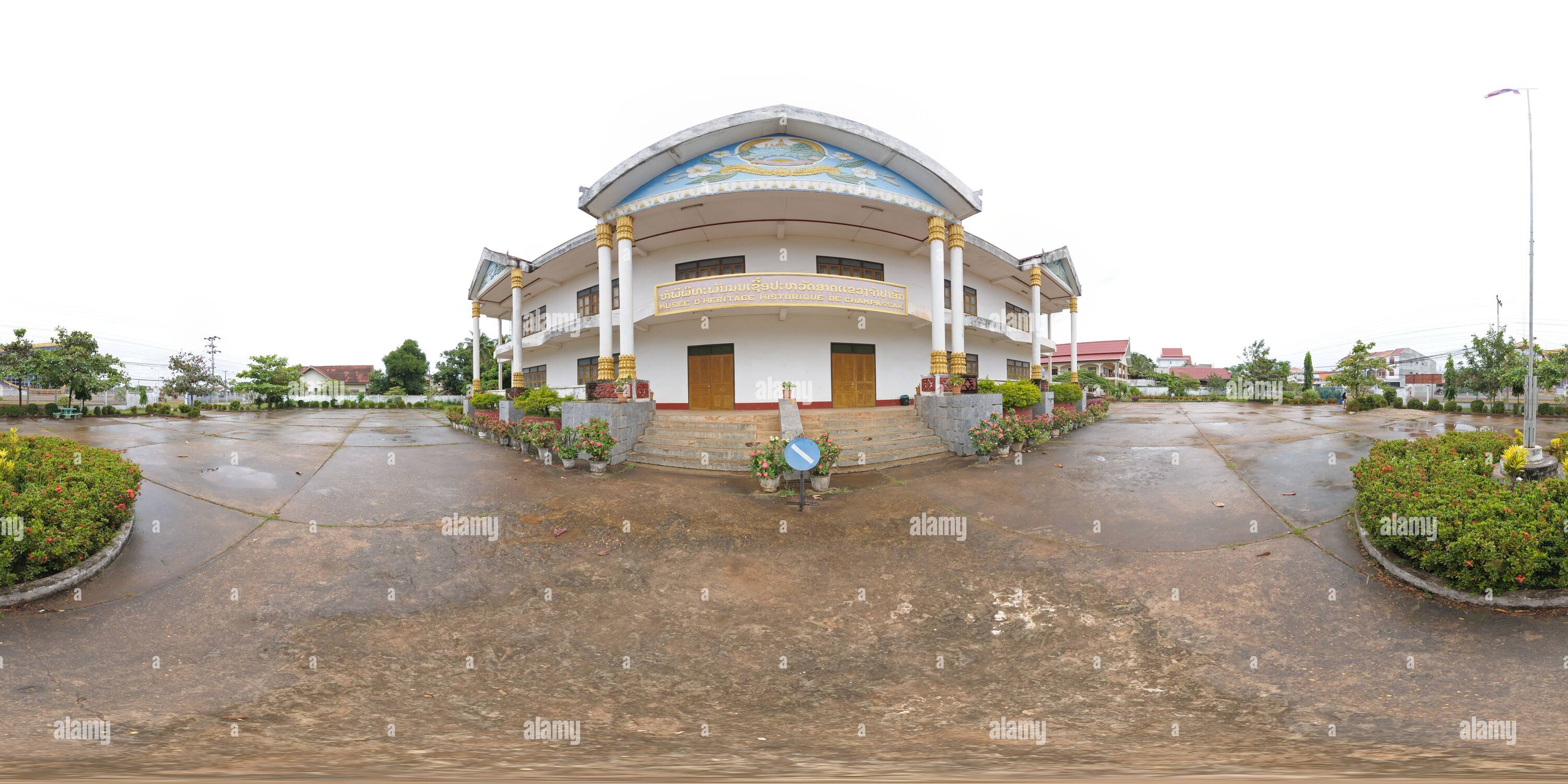 Visualizzazione panoramica a 360 gradi di Champassak provinciale patrimonio storico museo, Paksè, Laos