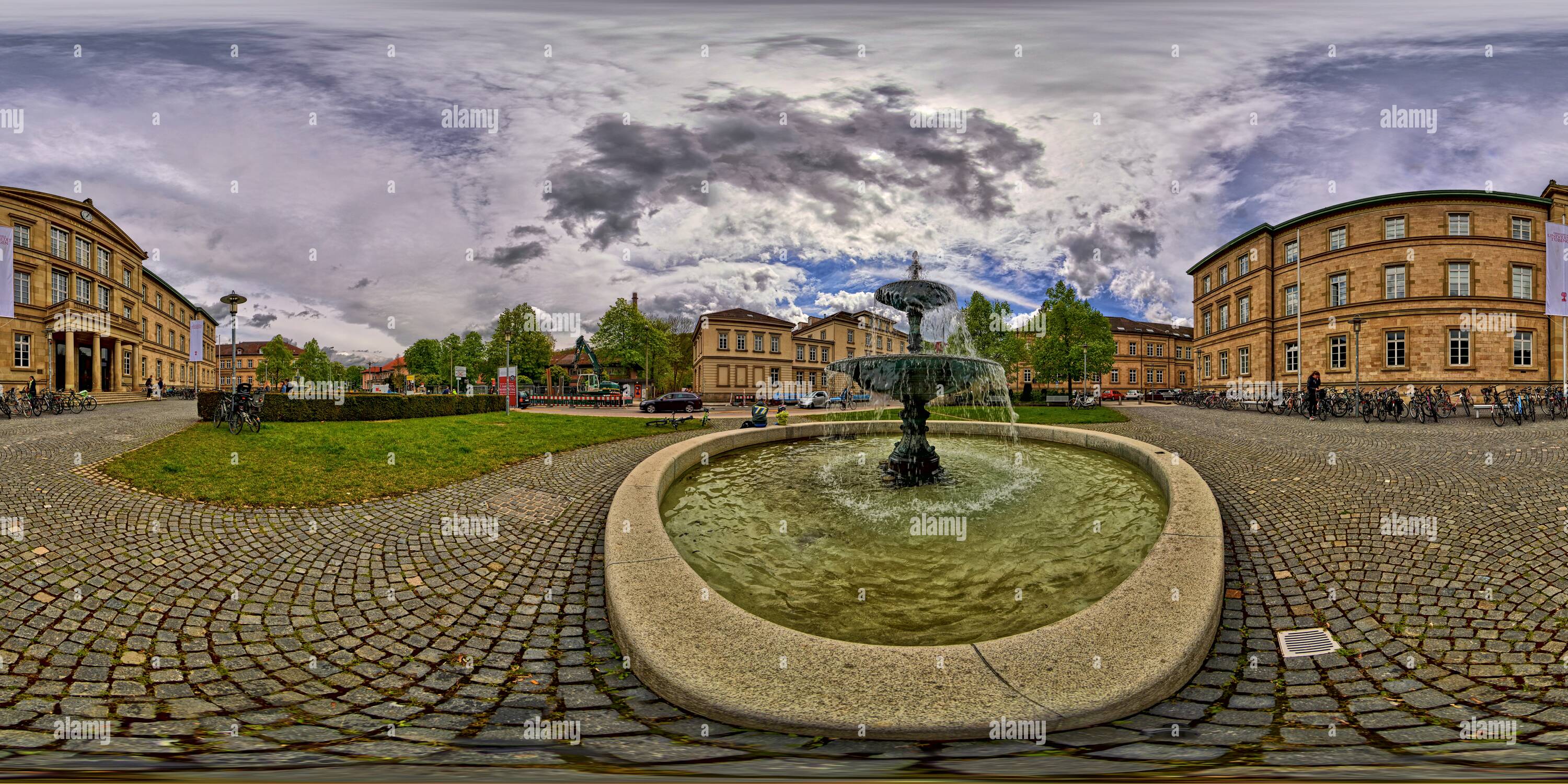 Visualizzazione panoramica a 360 gradi di Fontana, campus, Eberhard Karls University of Tuebingen, Baden Wuerttemberg 7720