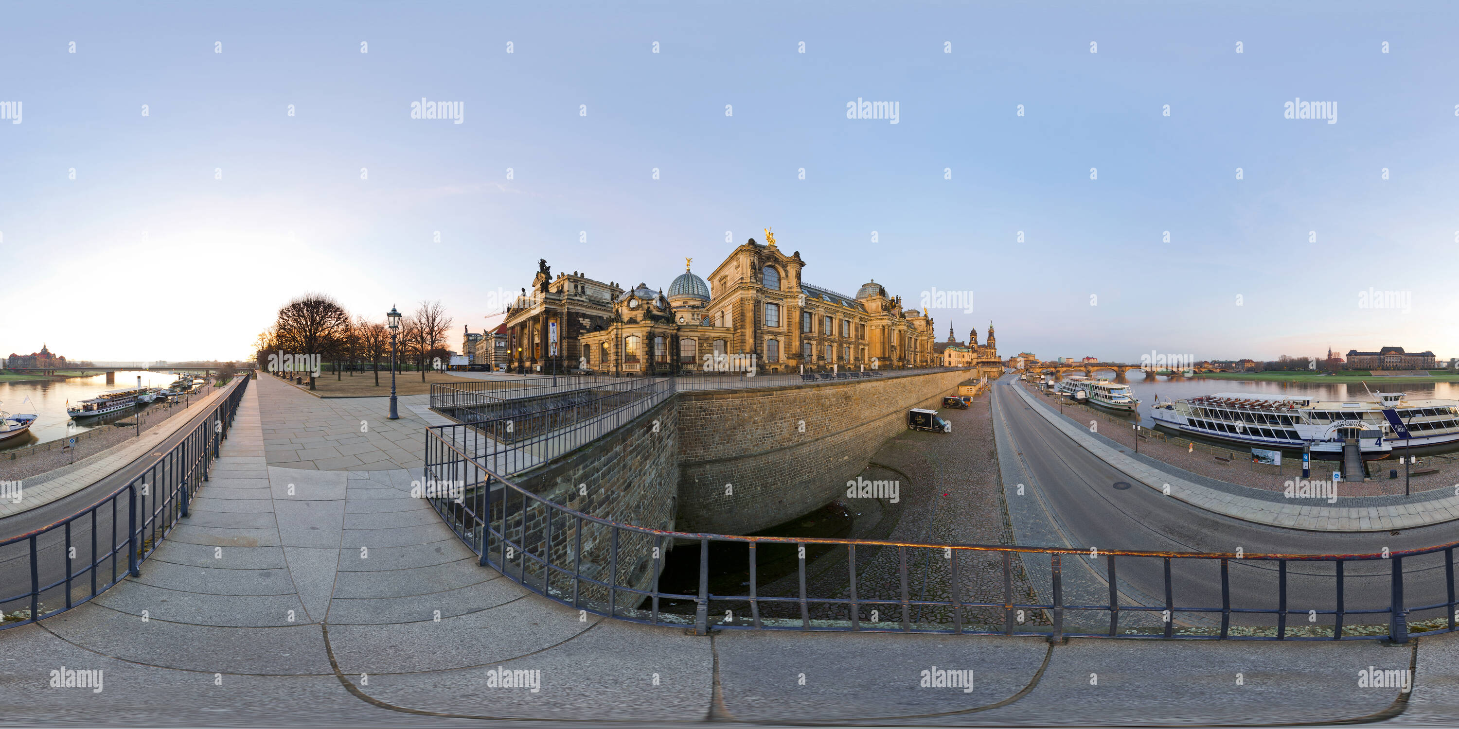 Visualizzazione panoramica a 360 gradi di A Dresda, Terrassenufer