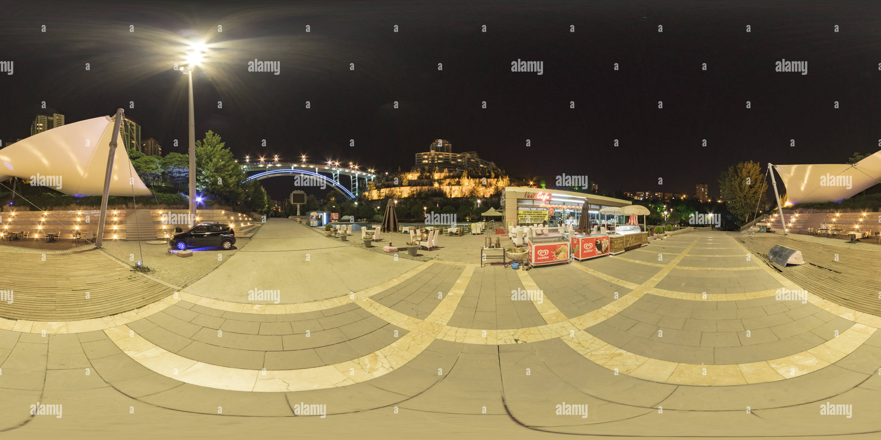 Visualizzazione panoramica a 360 gradi di Dikmen Parki Ankara Buyuksehir Belediyesi 20160727 2336 41