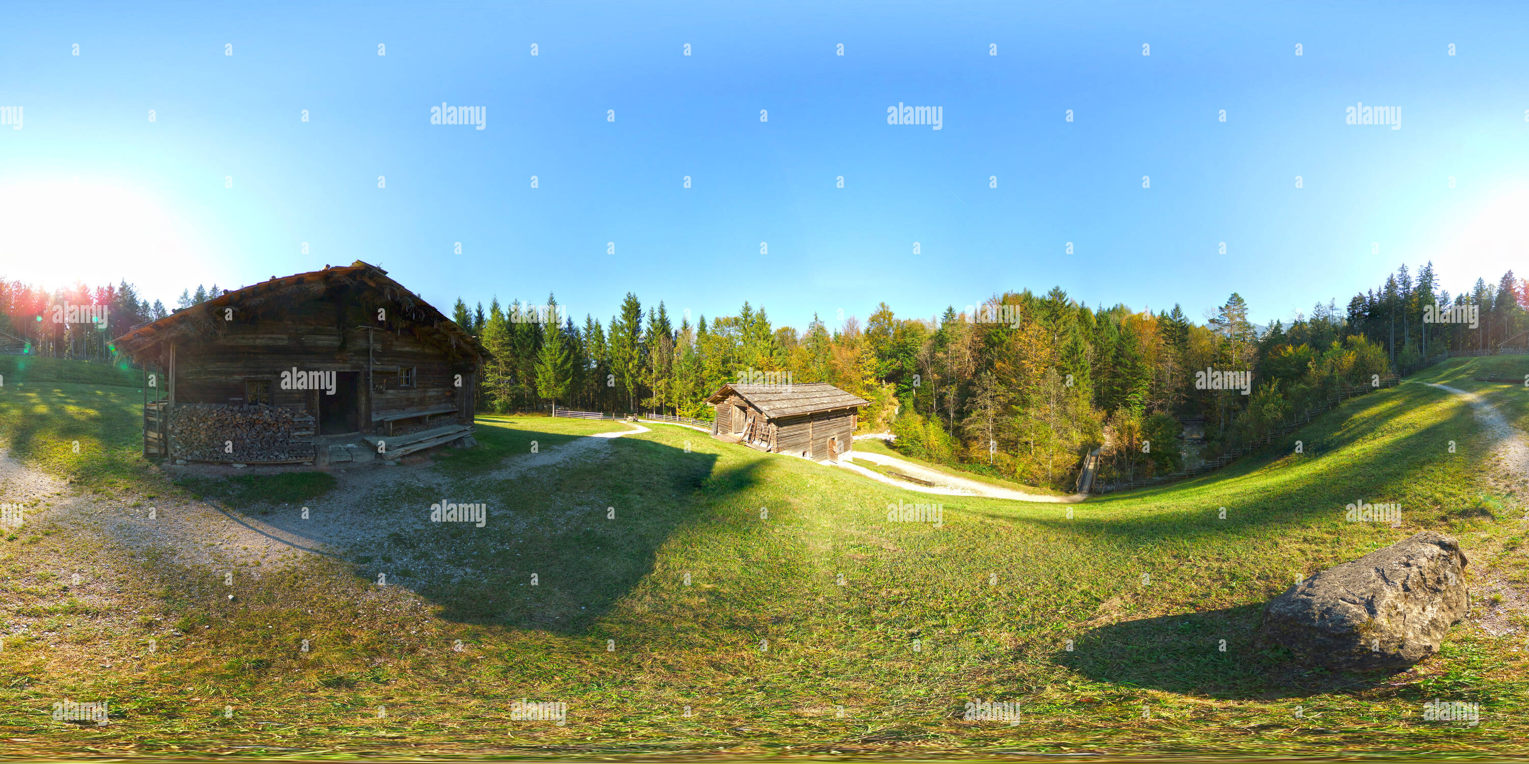 Visualizzazione panoramica a 360 gradi di -Großgmain- Salzburger Freilichtmuseum - Futterstall & Wurfgrundalm del Pinzgau