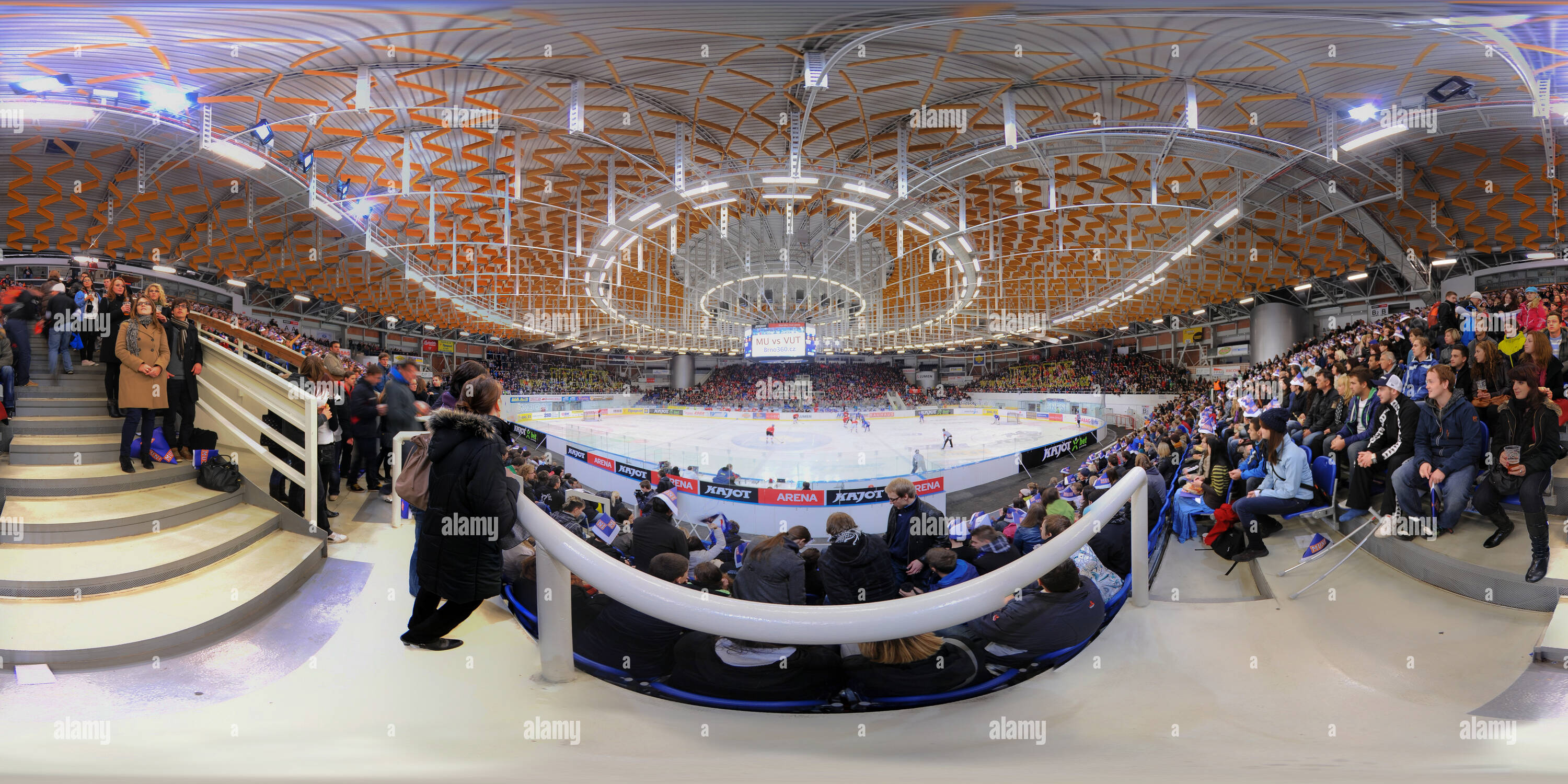 Visualizzazione panoramica a 360 gradi di Hockey su ghiaccio in corrispondenza Kajot Arena, Università Masaryk vs Brno University of Technology