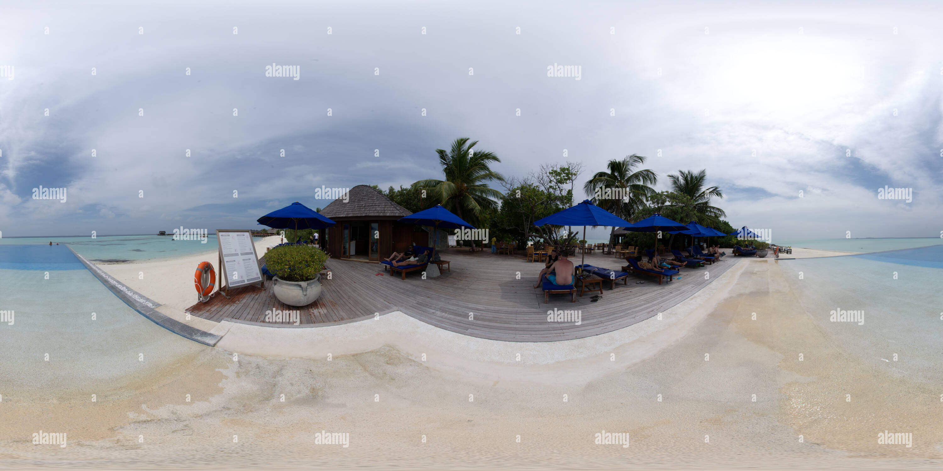 Visualizzazione panoramica a 360 gradi di Infinity pool a Olhuveli