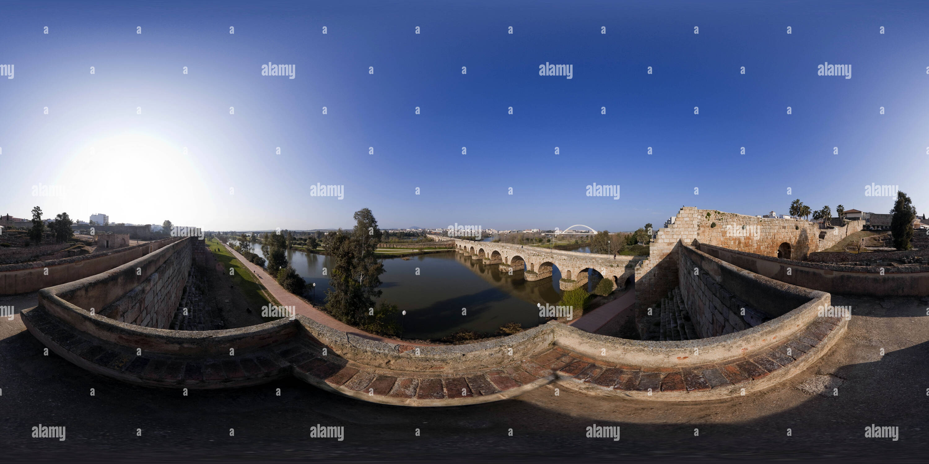 Visualizzazione panoramica a 360 gradi di Alcazaba, rio Guadiana