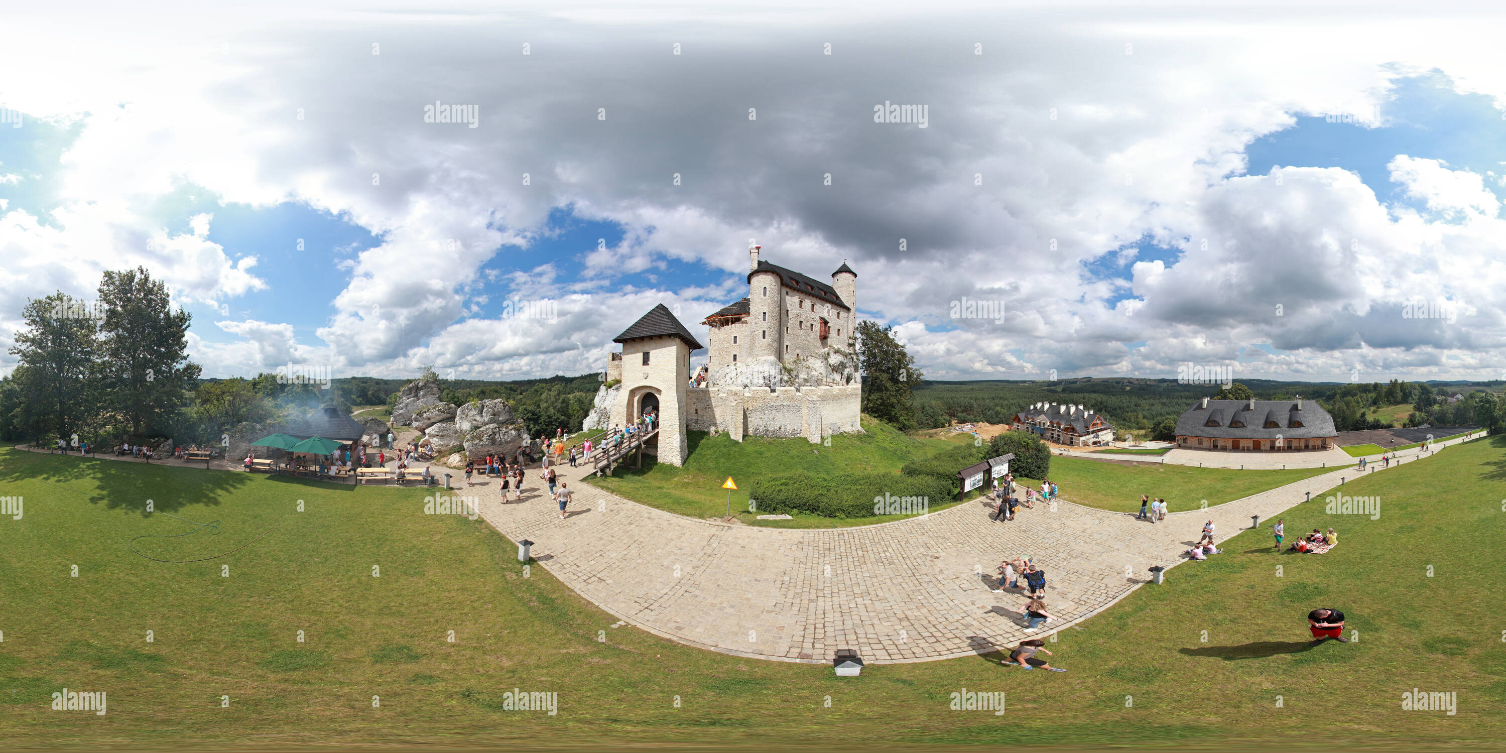 Visualizzazione panoramica a 360 gradi di Zamek Bobolice z lotu ptaka