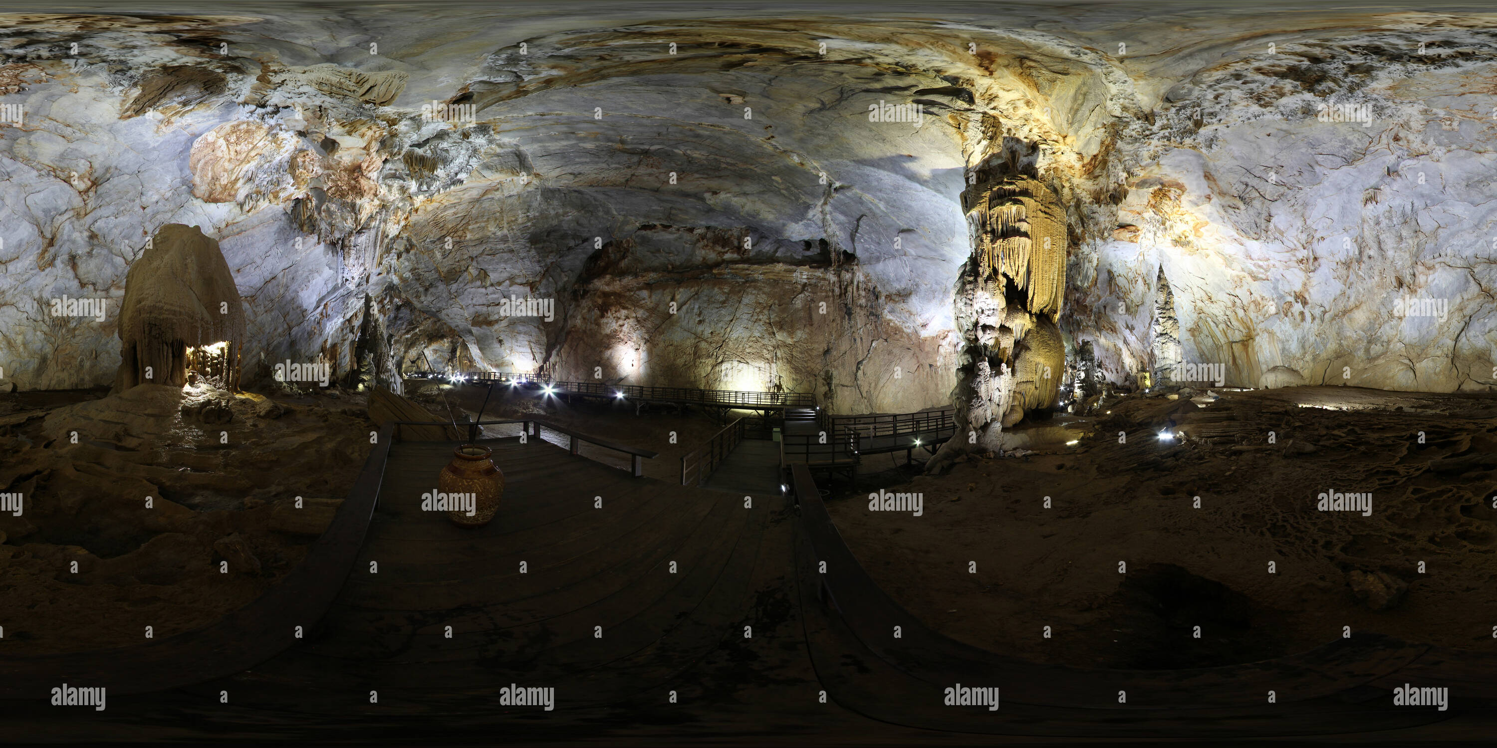 Visualizzazione panoramica a 360 gradi di Paradise cave 10