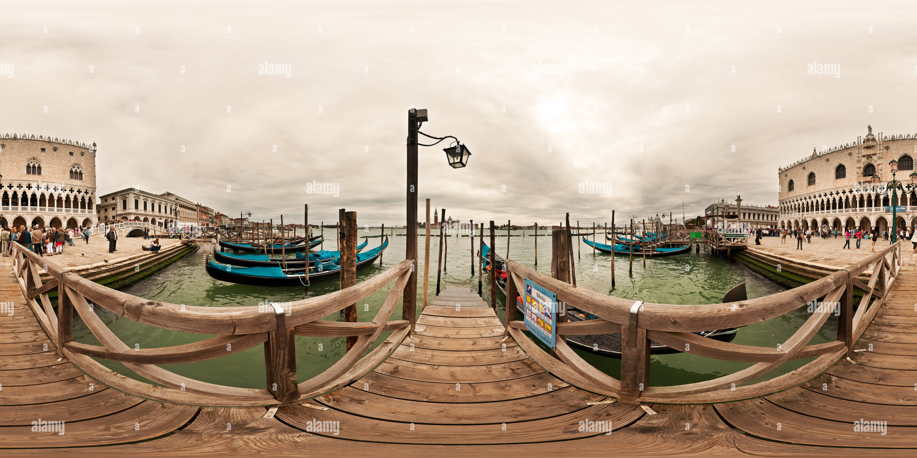 Visualizzazione panoramica a 360 gradi di Gondole a Venezia